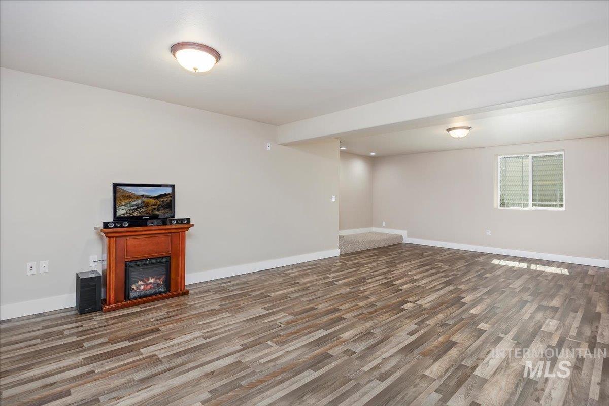 891 N Pointe Dr Property Photo 12