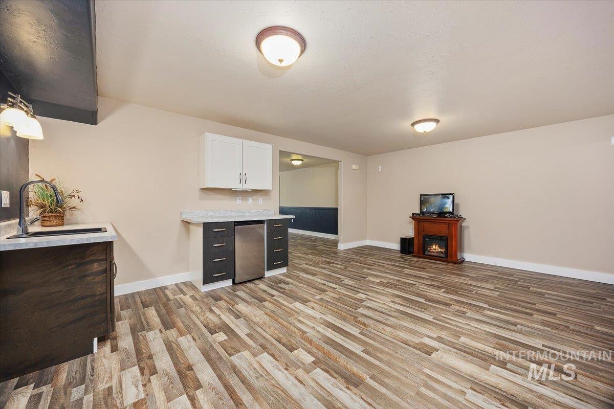 891 N Pointe Dr Property Photo 27