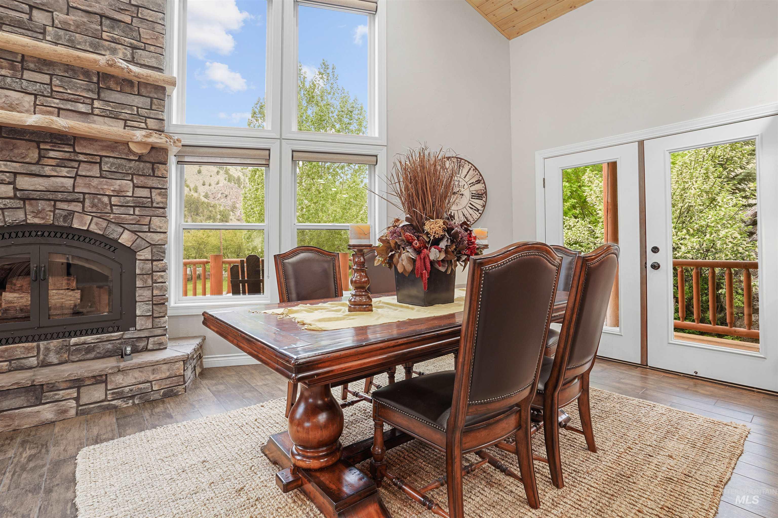 9 Autumn Blaze Lane Property Photo 6