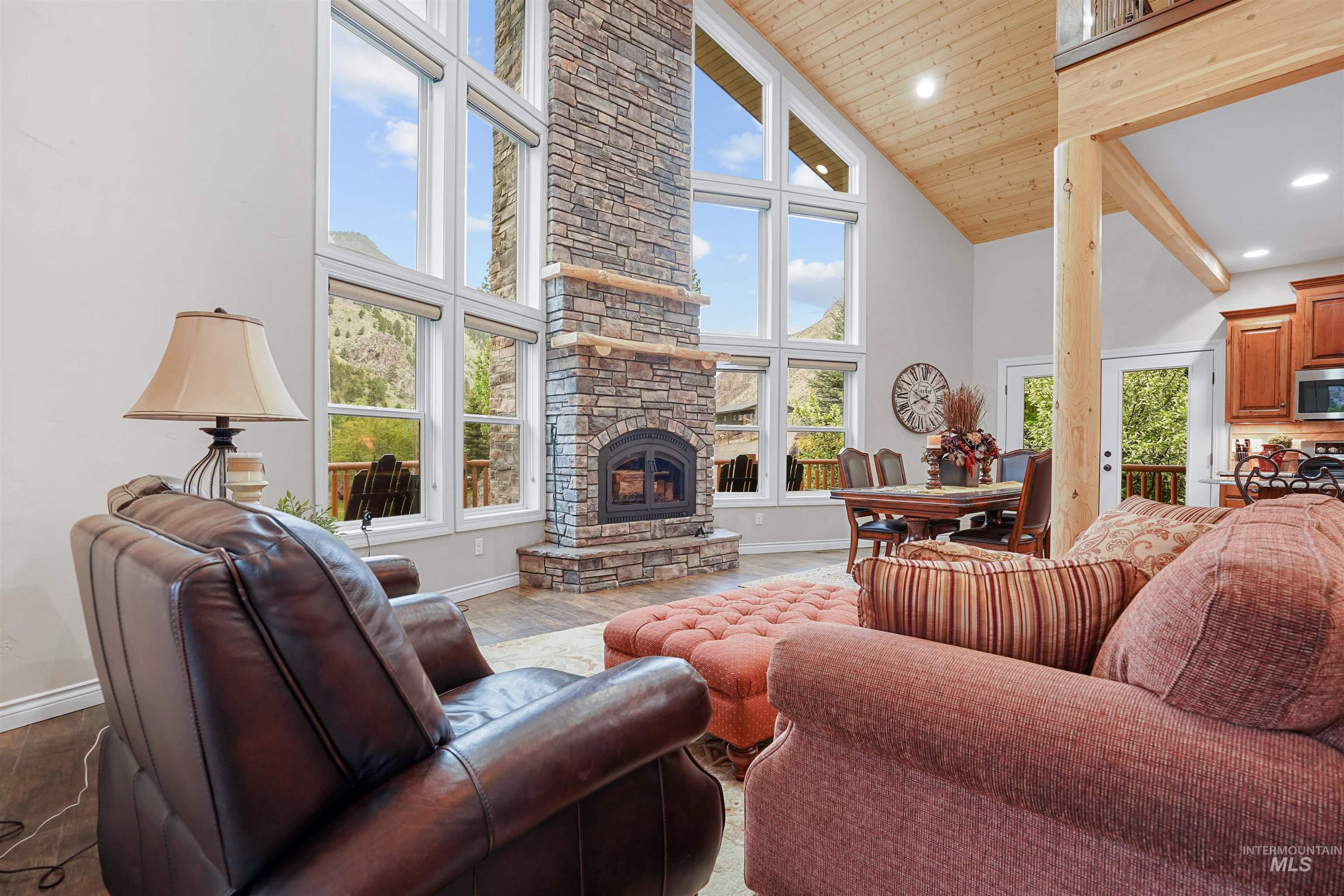 9 Autumn Blaze Lane Property Photo 8