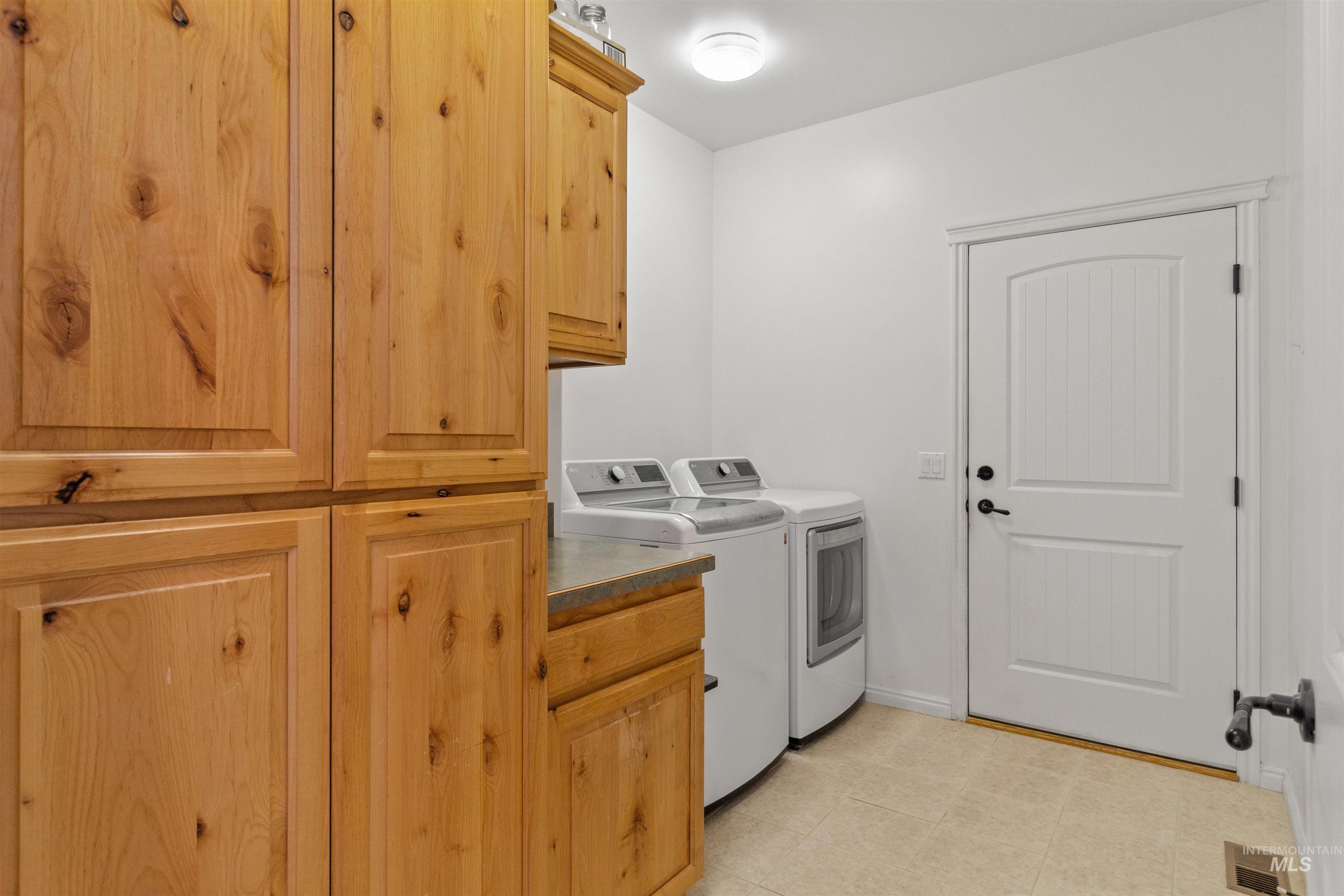 554 Valley Circle Rd Property Photo 32
