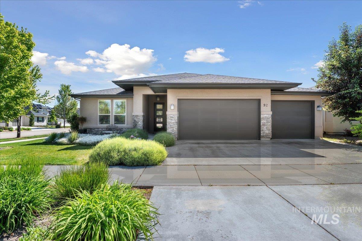 92 S Wildgrass Way Property Photo 1