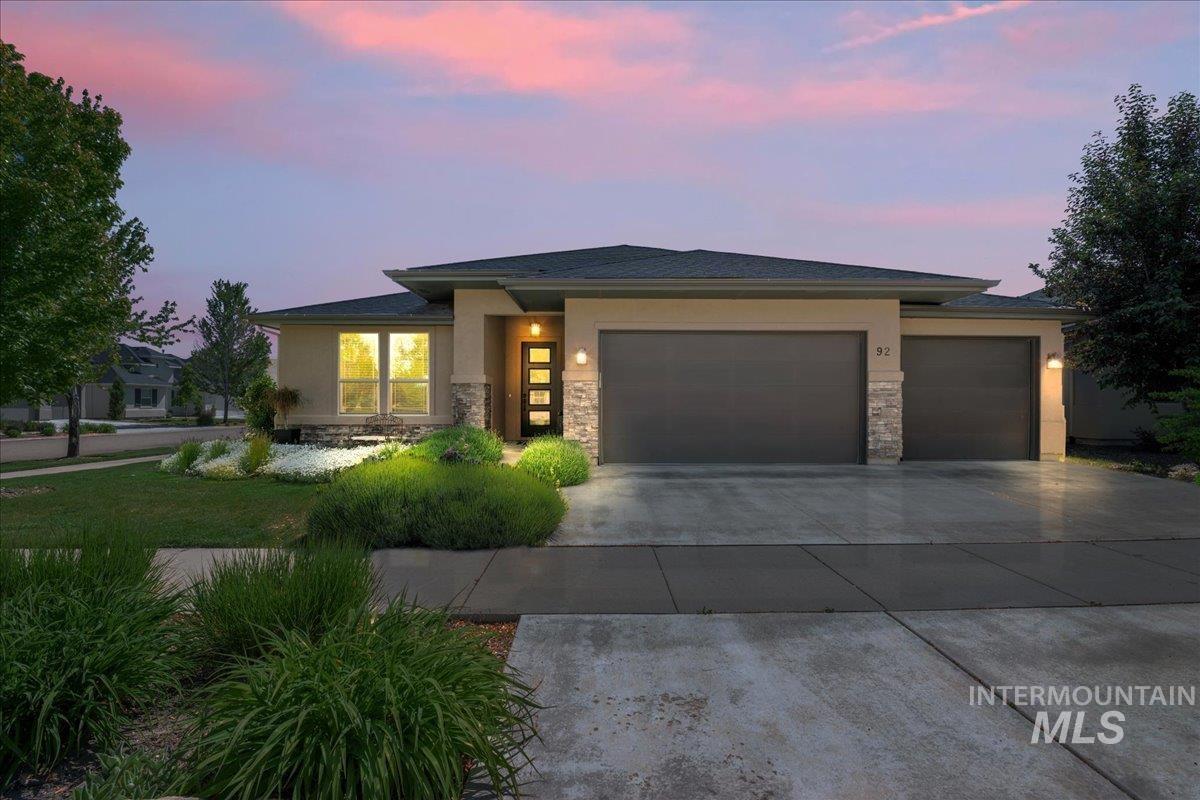 92 S Wildgrass Way Property Photo 1