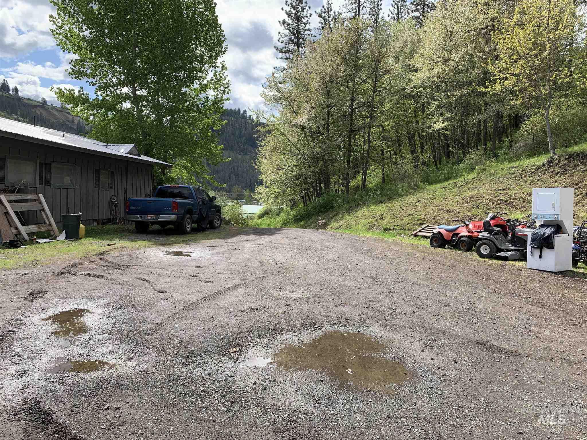 120 Three Bear Lane Property Photo 9