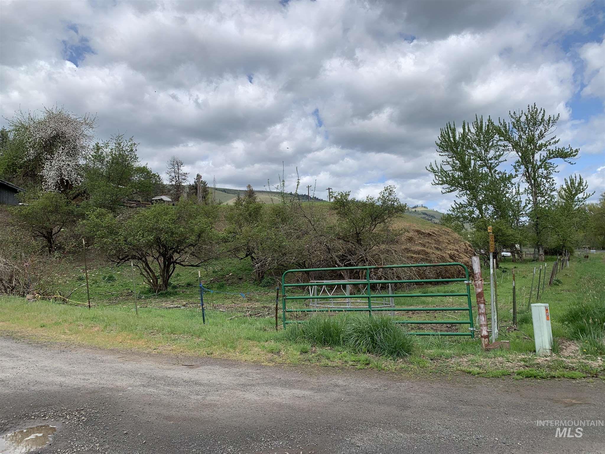 120 Three Bear Lane Property Photo 28