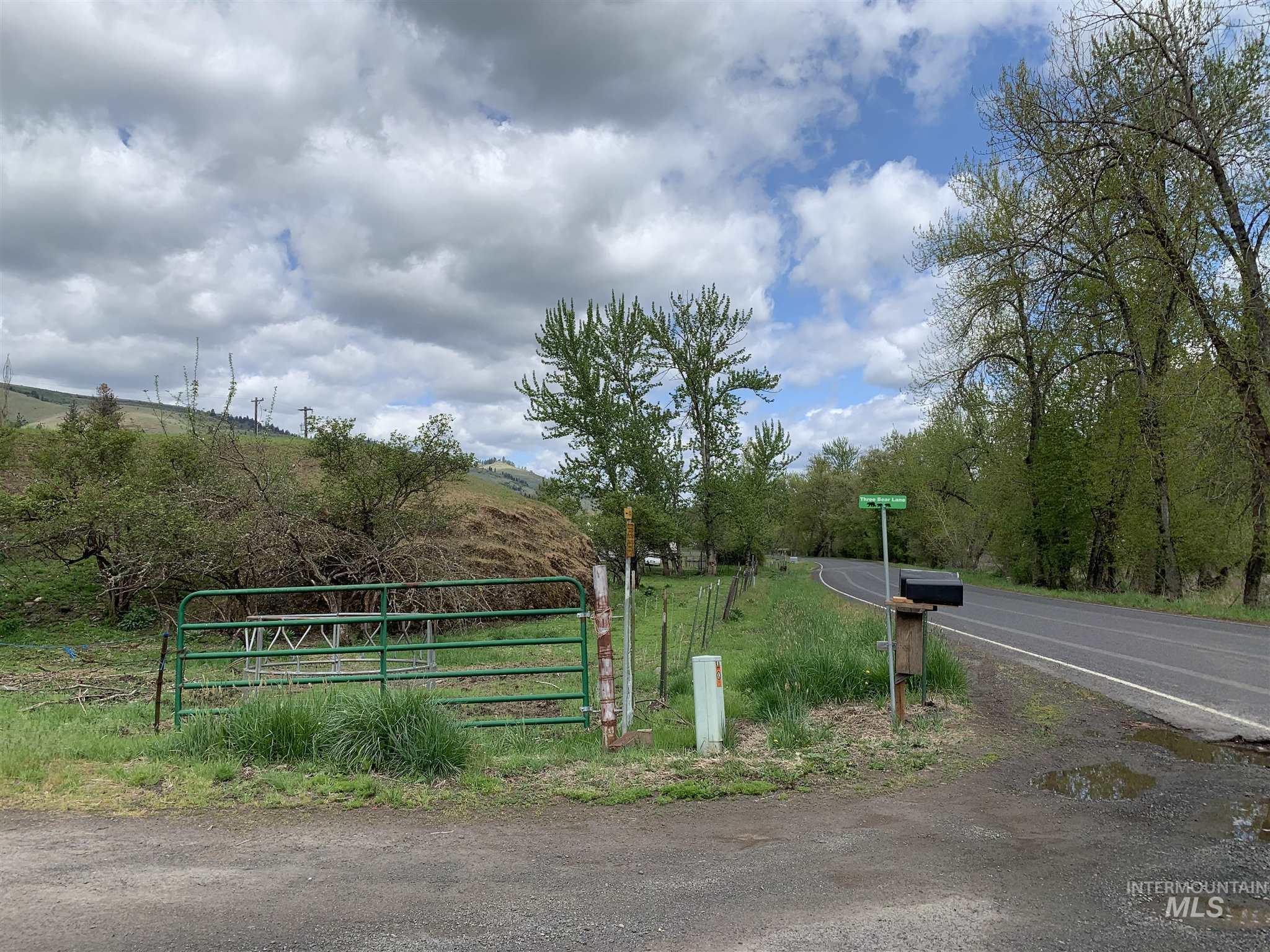 120 Three Bear Lane Property Photo 29