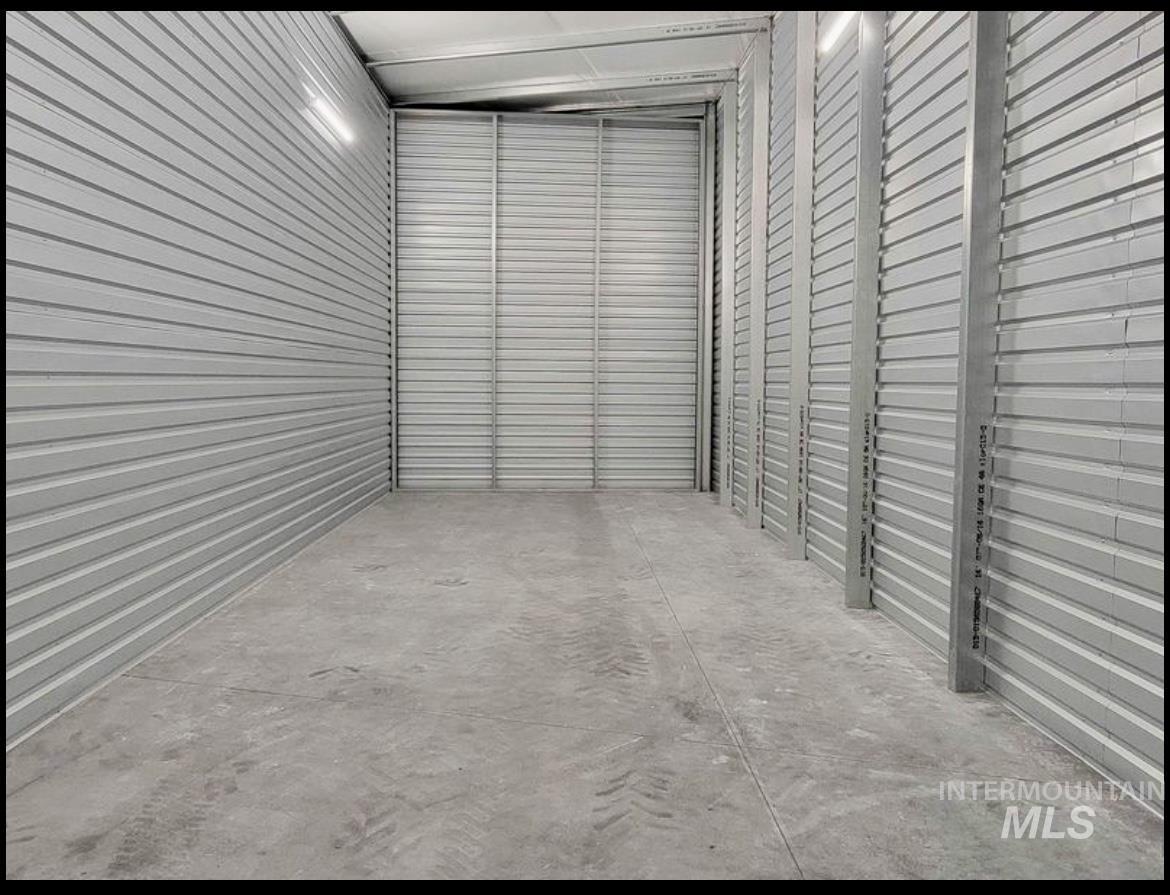7373 S Federal Way Property Photo 1