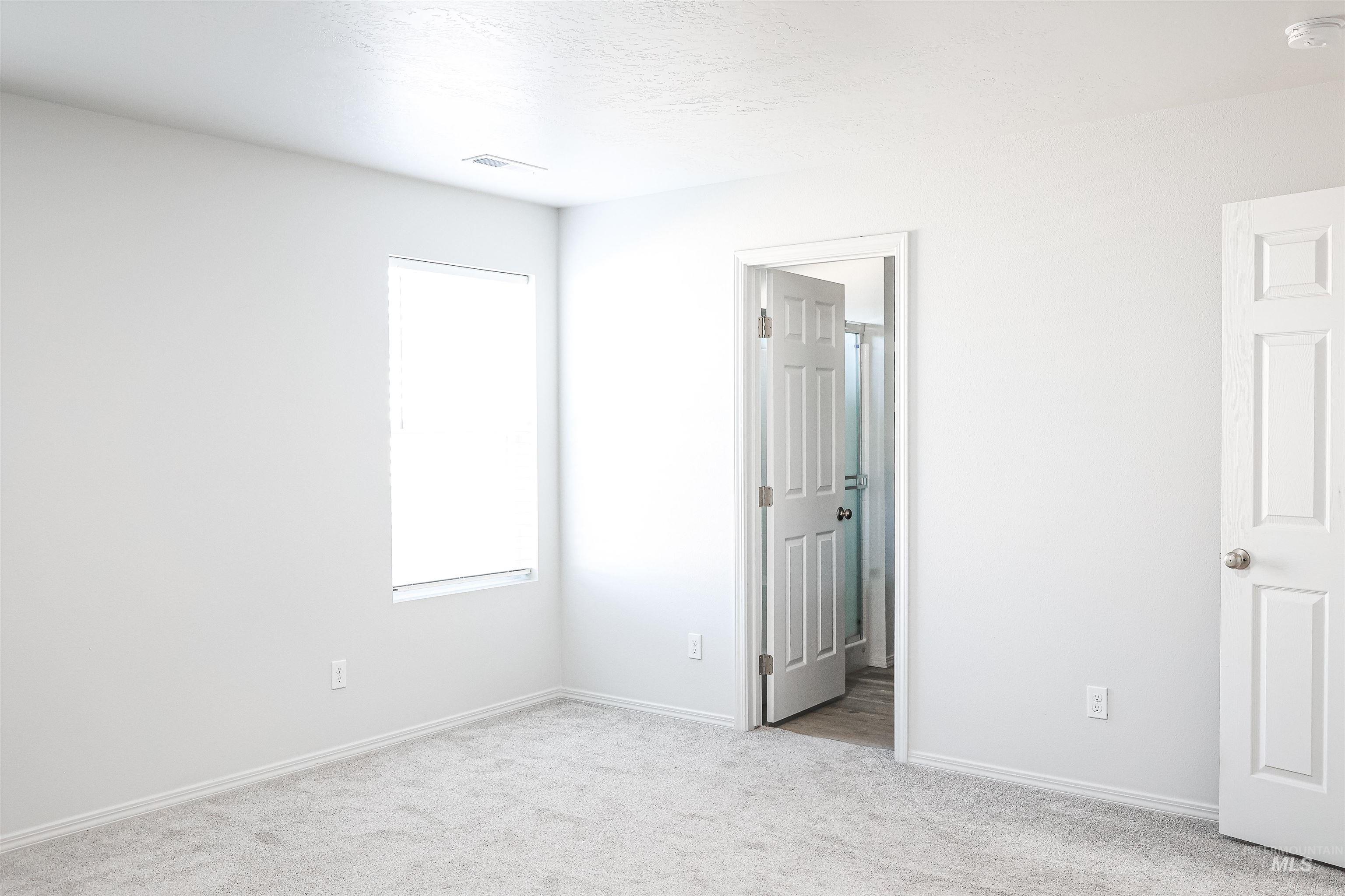 1419 Gold St Property Photo 3
