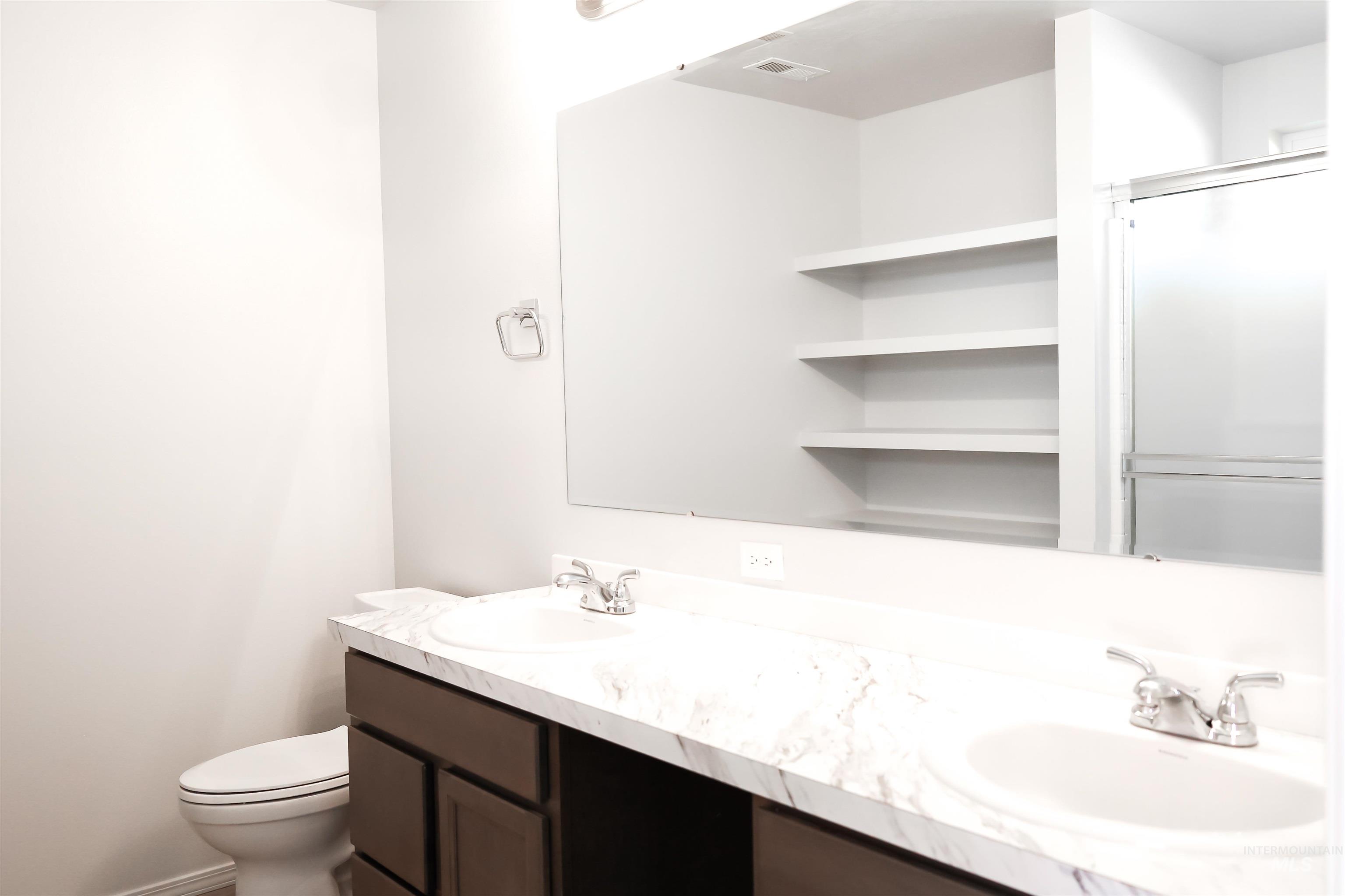 1419 Gold St Property Photo 5