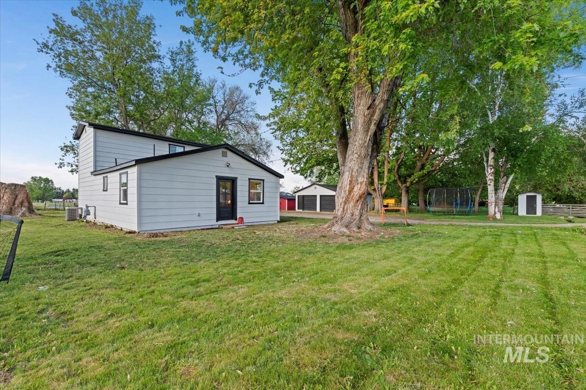 5009 Airport Rd Property Photo