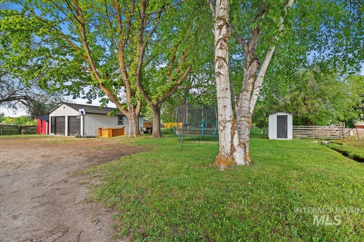 5009 Airport Rd Property Photo 2