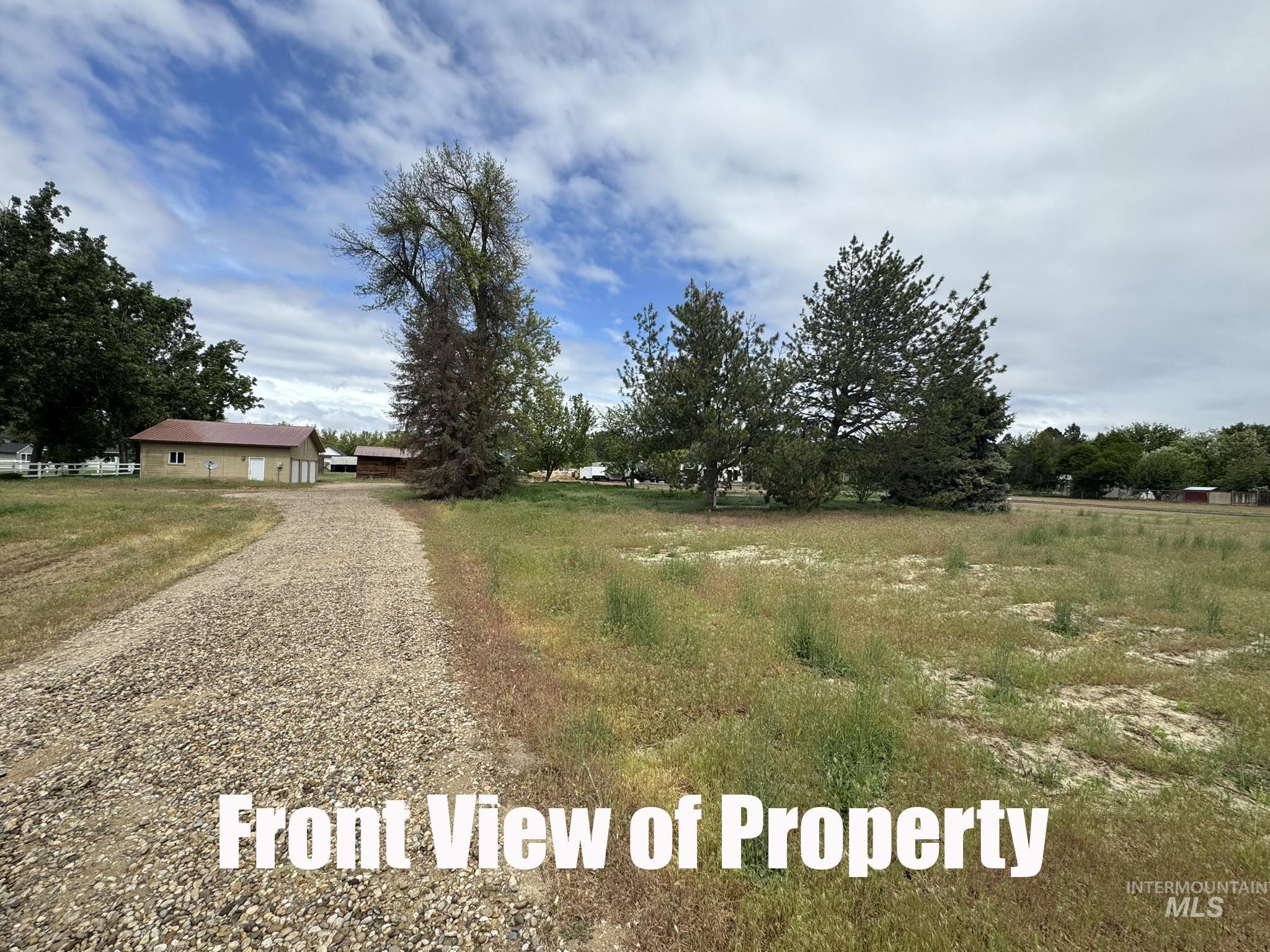 2500 W Floating Feather Property Photo 1