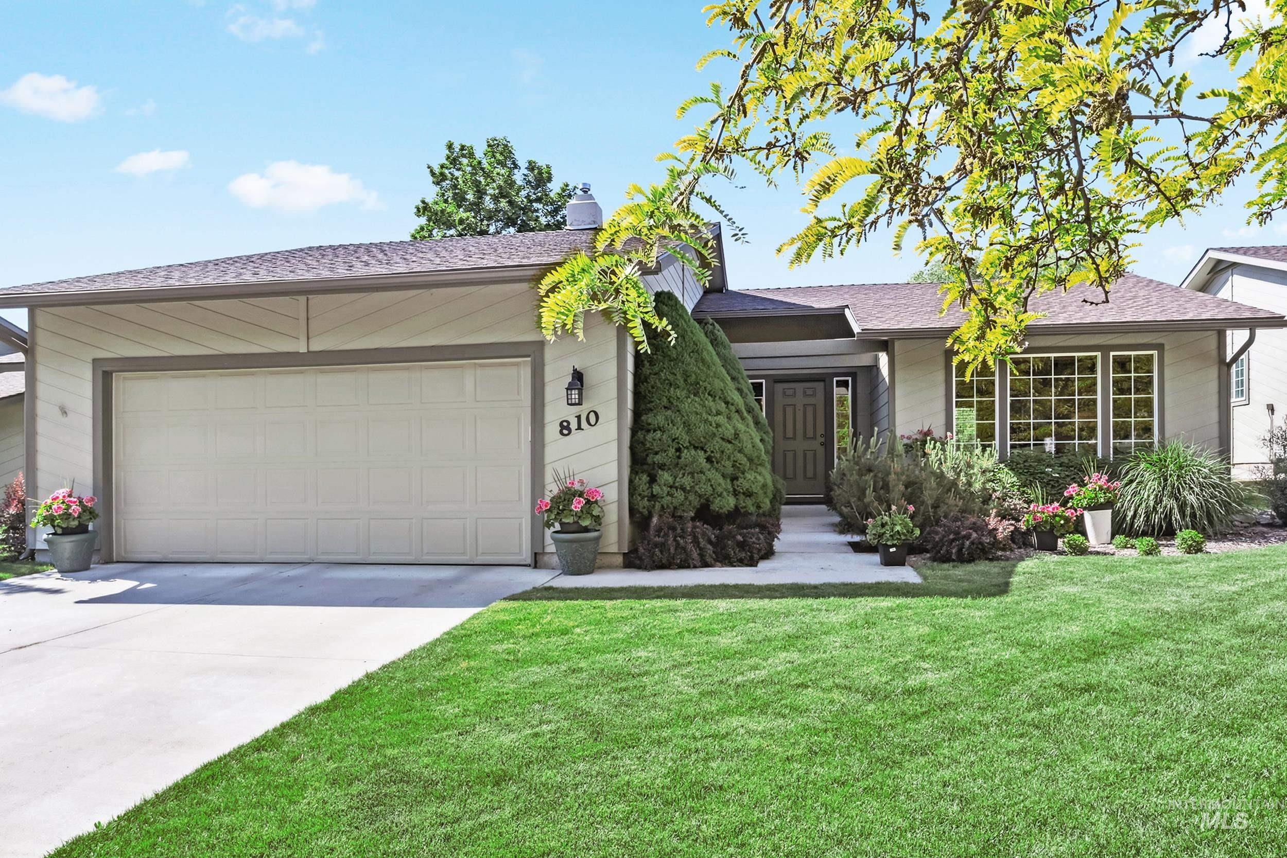 810 N Eagle Hills Way Property Photo 1