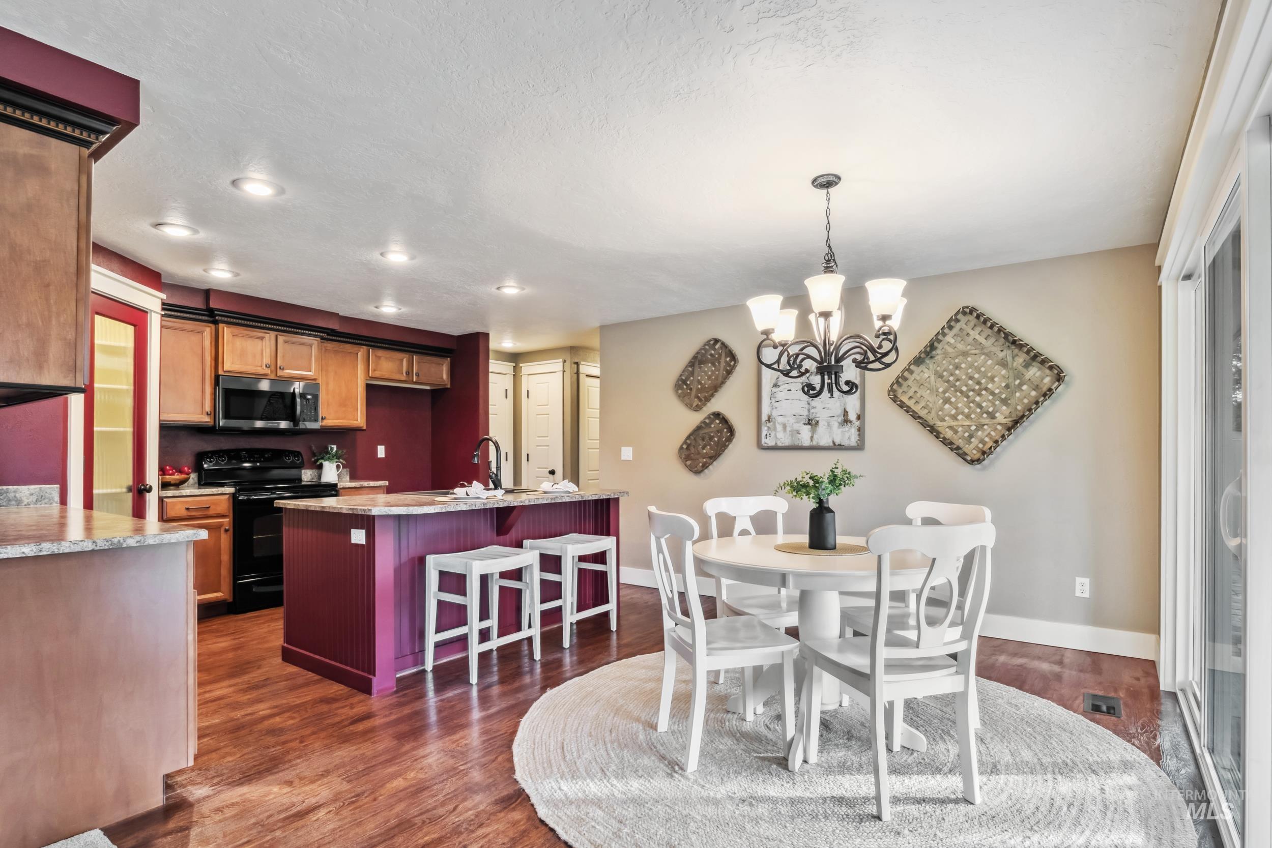 810 N Eagle Hills Way Property Photo 15