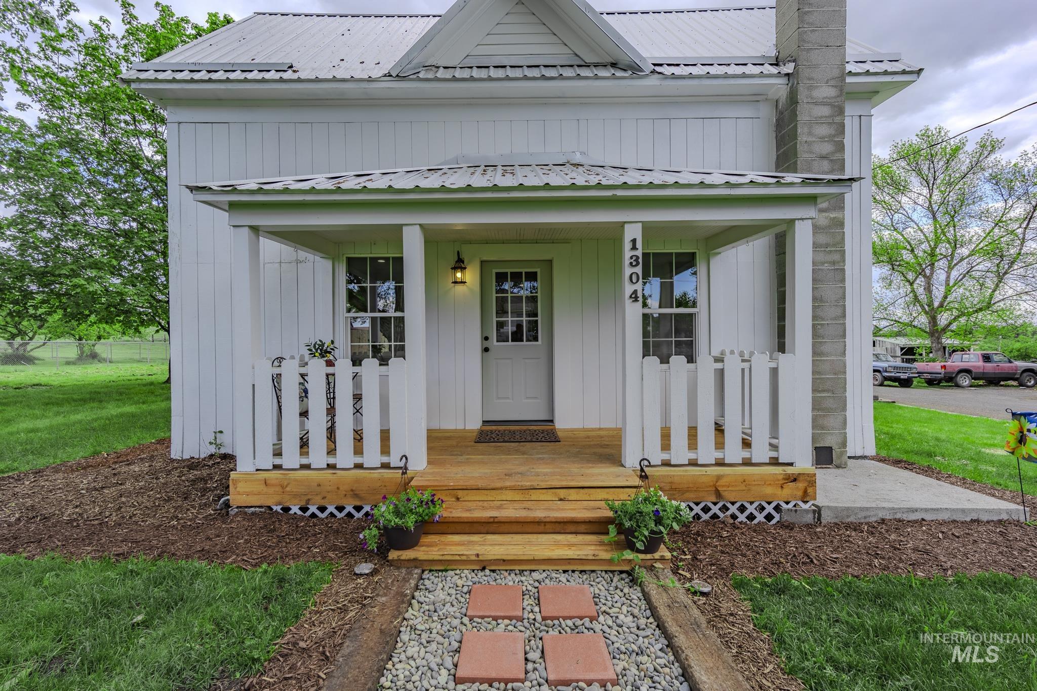 1304 Scott Street Property Photo 2