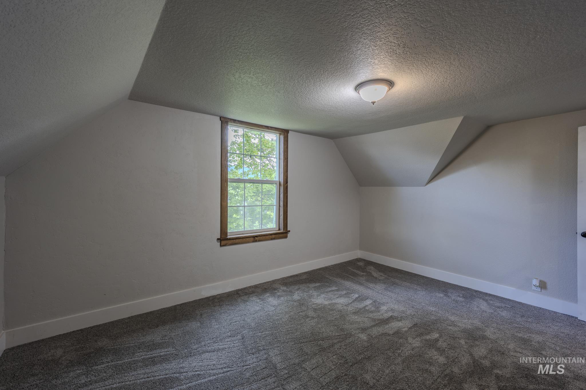 1304 Scott Street Property Photo 32