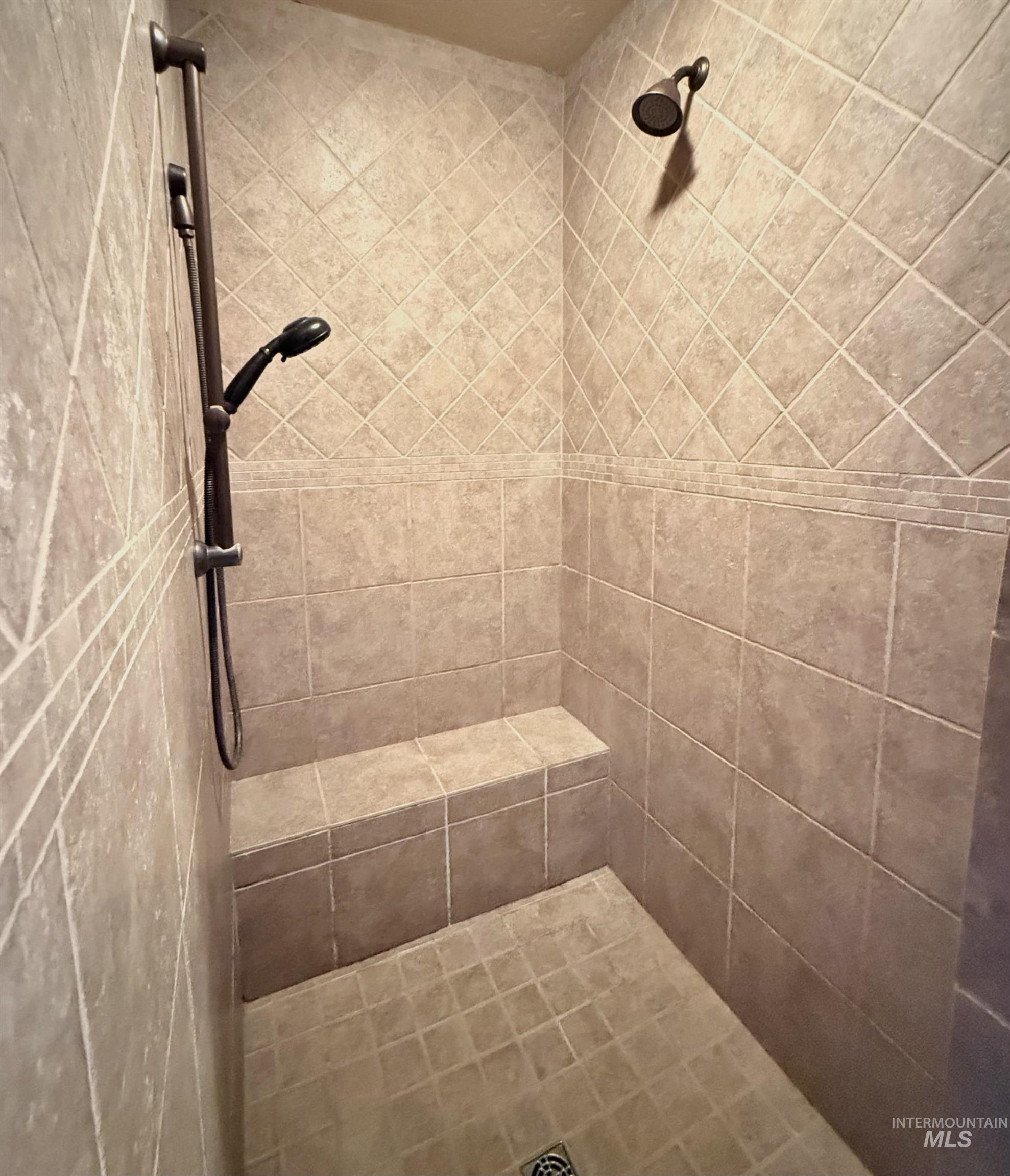 20 Shore Crest Court Property Photo 31
