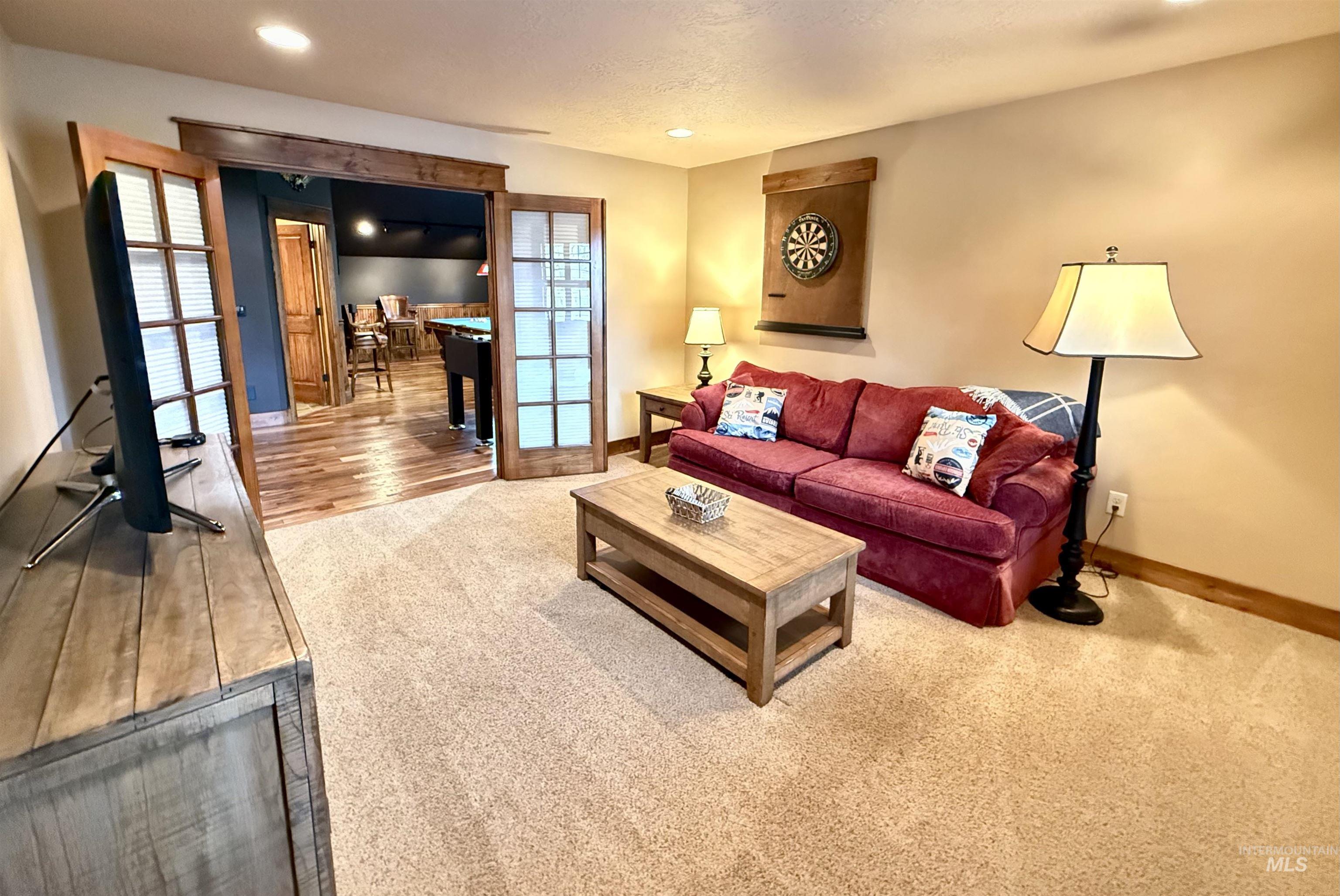 20 Shore Crest Court Property Photo 41