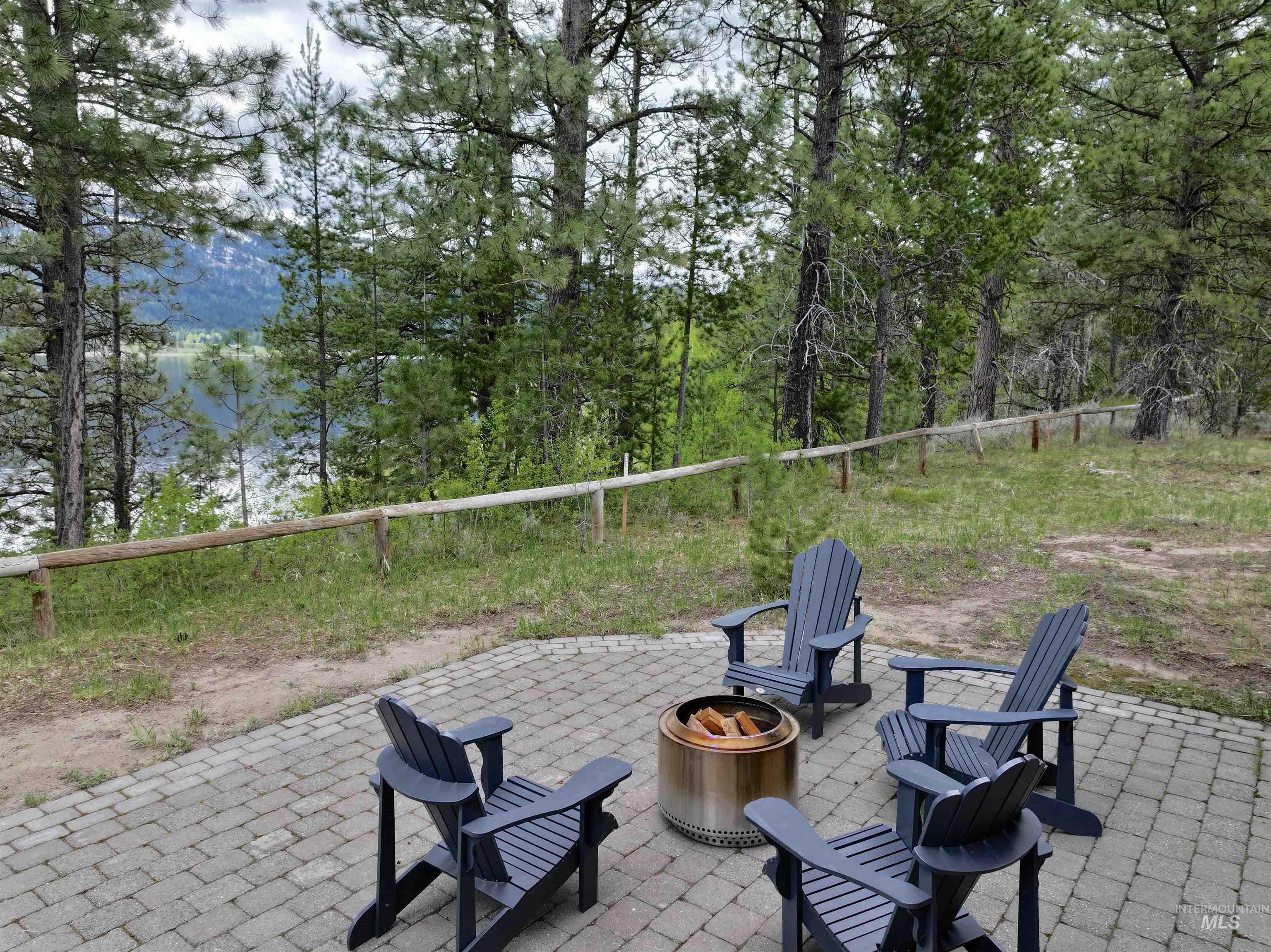 20 Shore Crest Court Property Photo 49