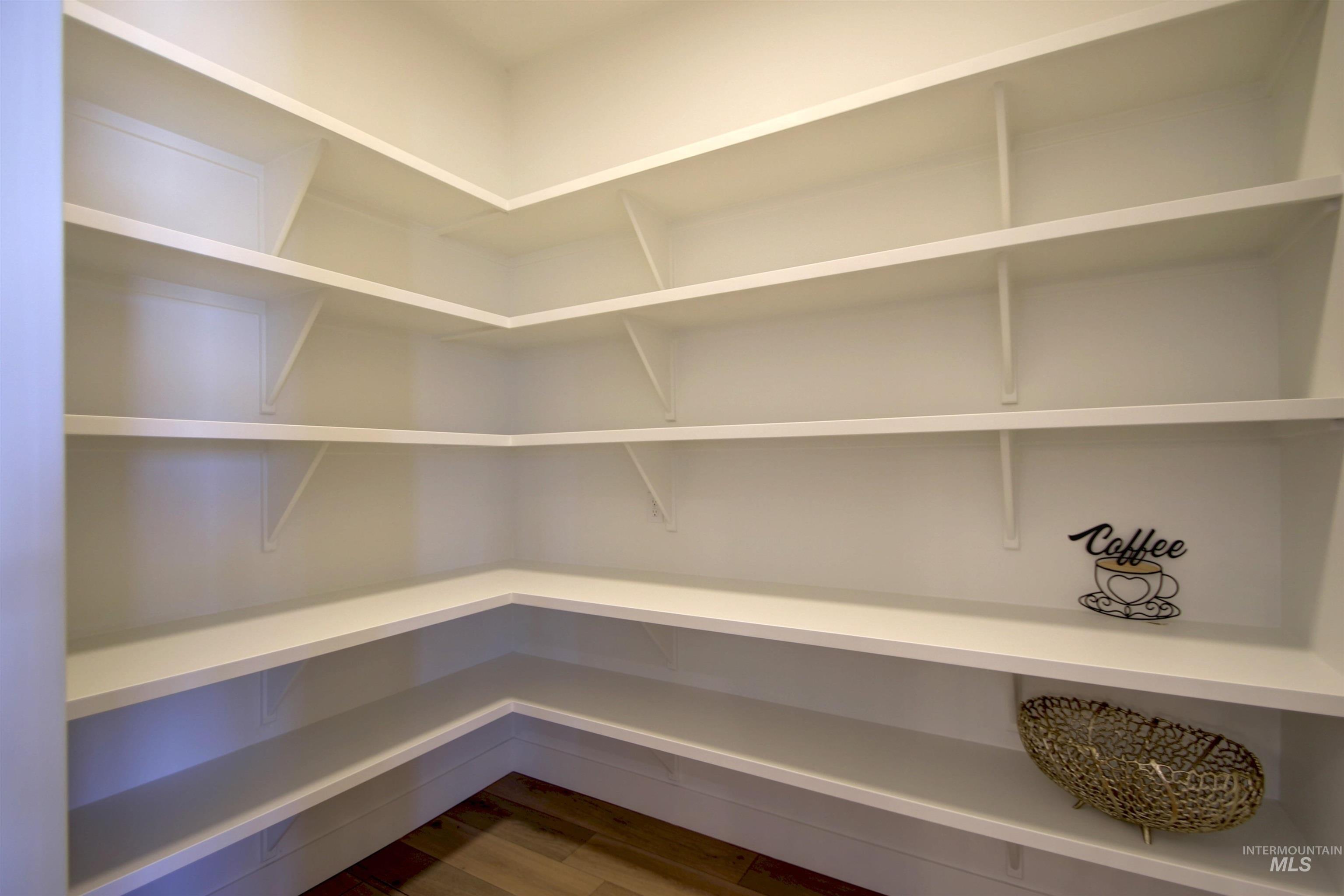 5728 S Keyport Way Property Photo 24