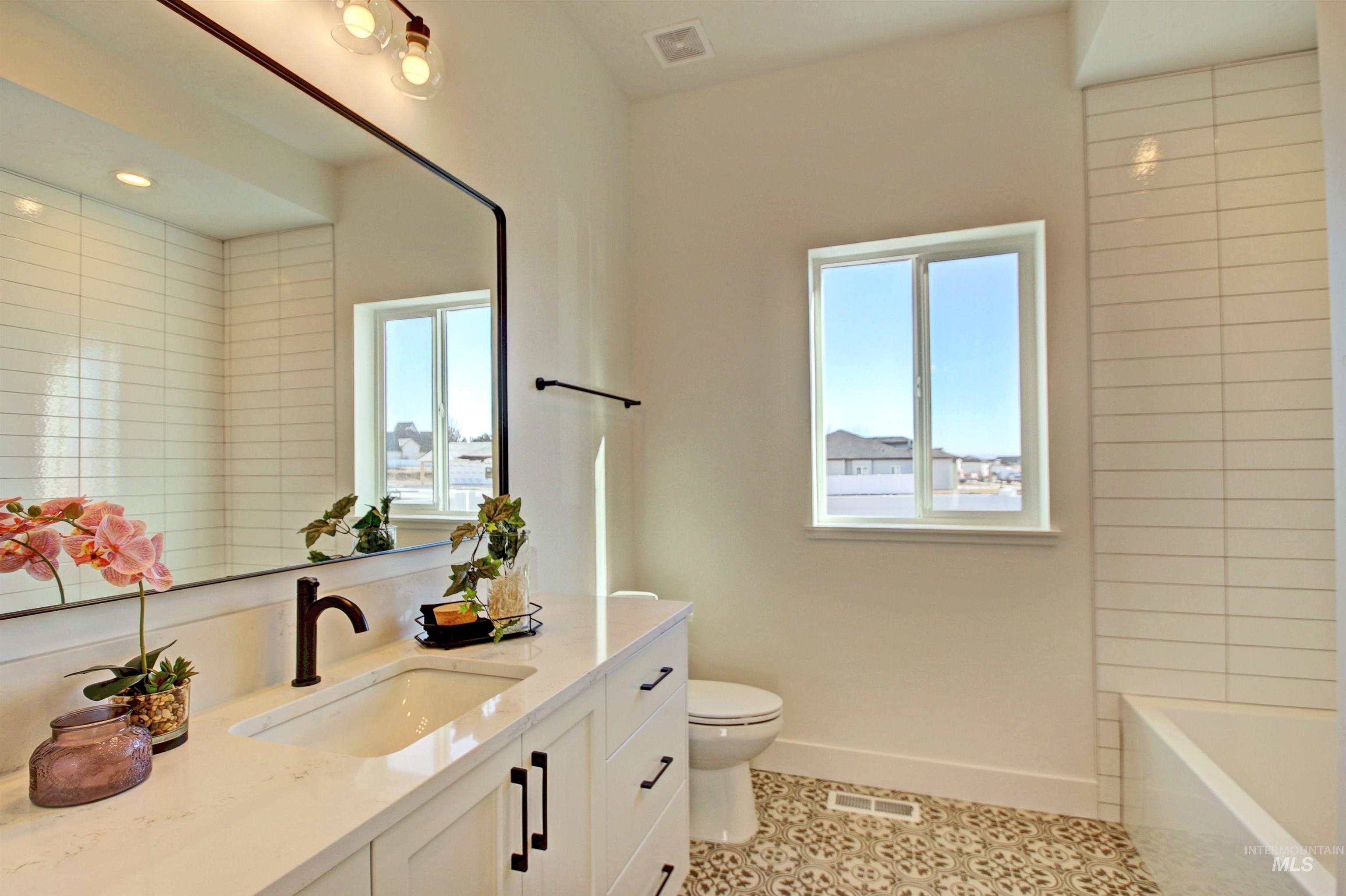 5728 S Keyport Way Property Photo 33