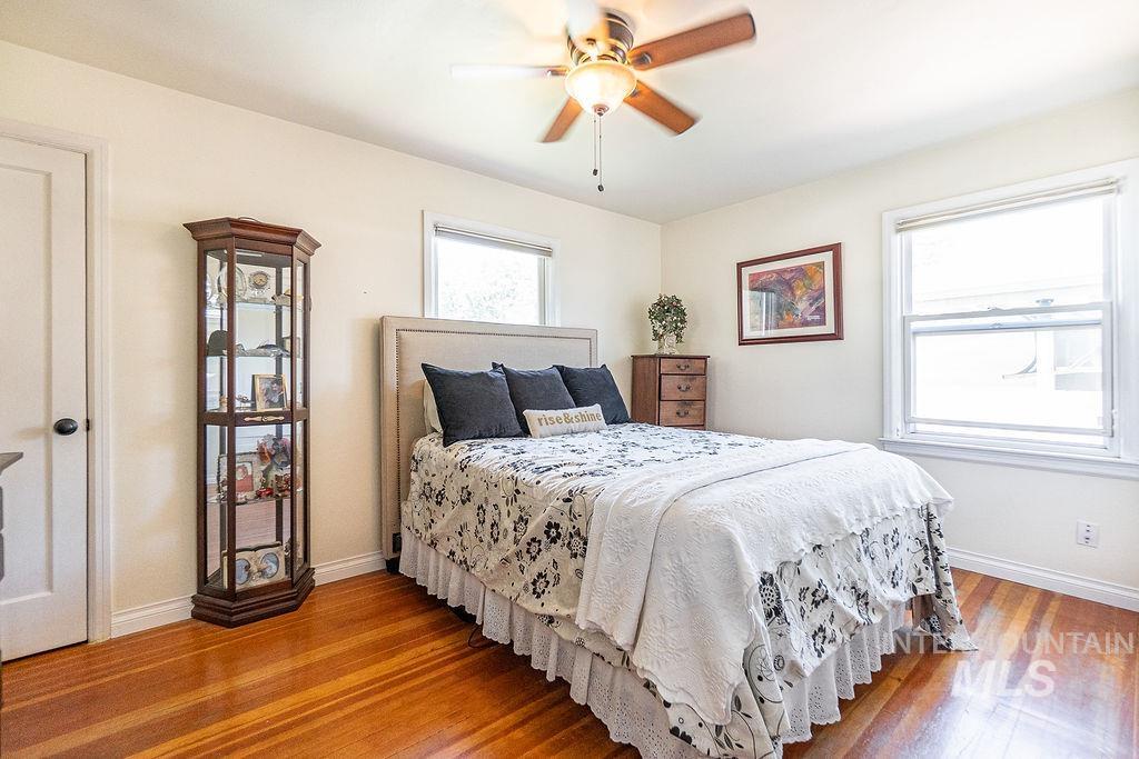 702 S Opal St Property Photo 4