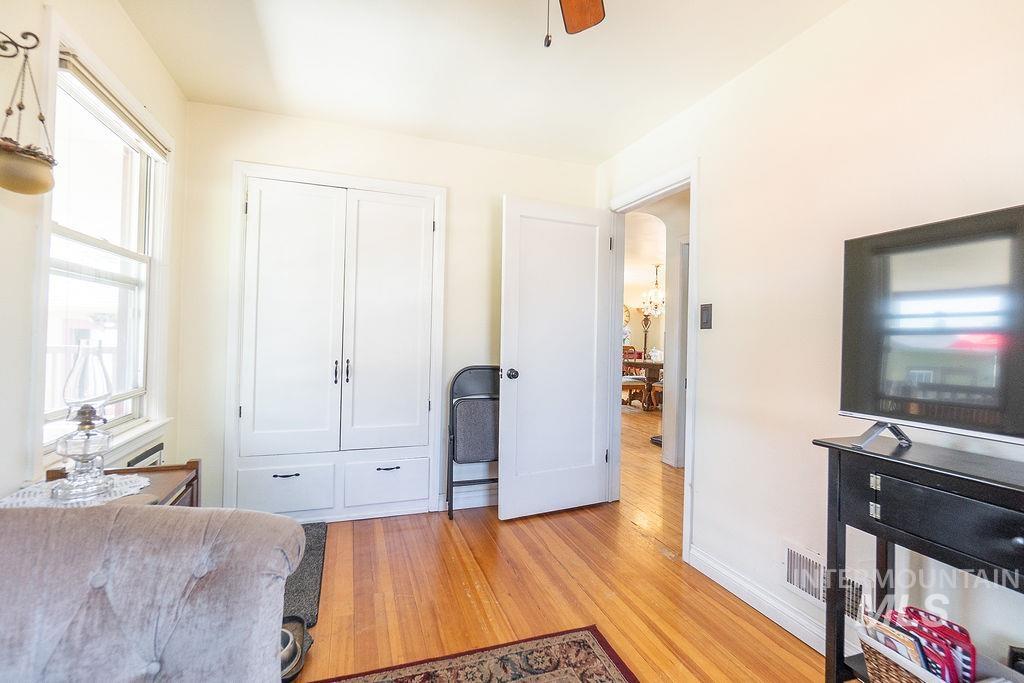702 S Opal St Property Photo 18