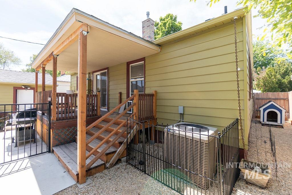 702 S Opal St Property Photo 35