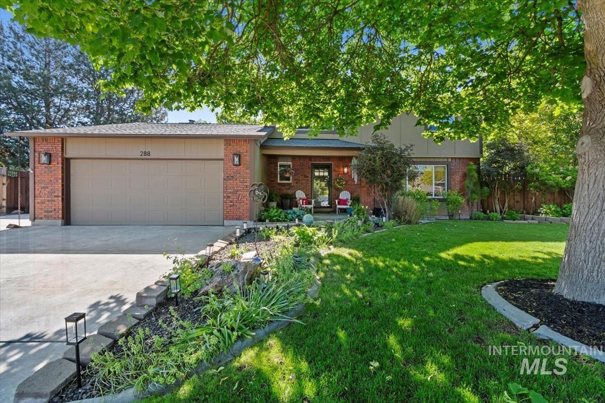 288 S Oakhurst Way Property Photo 1