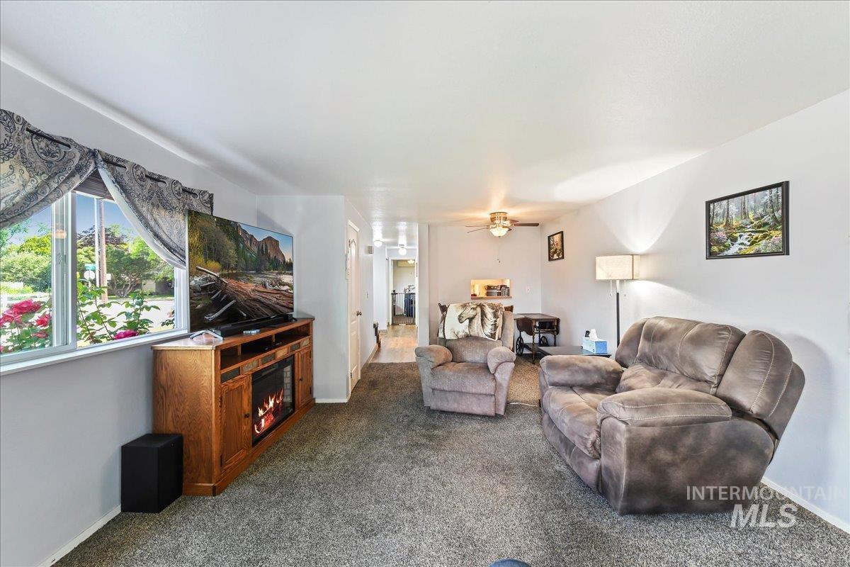 2429 Cherry St Property Photo 5