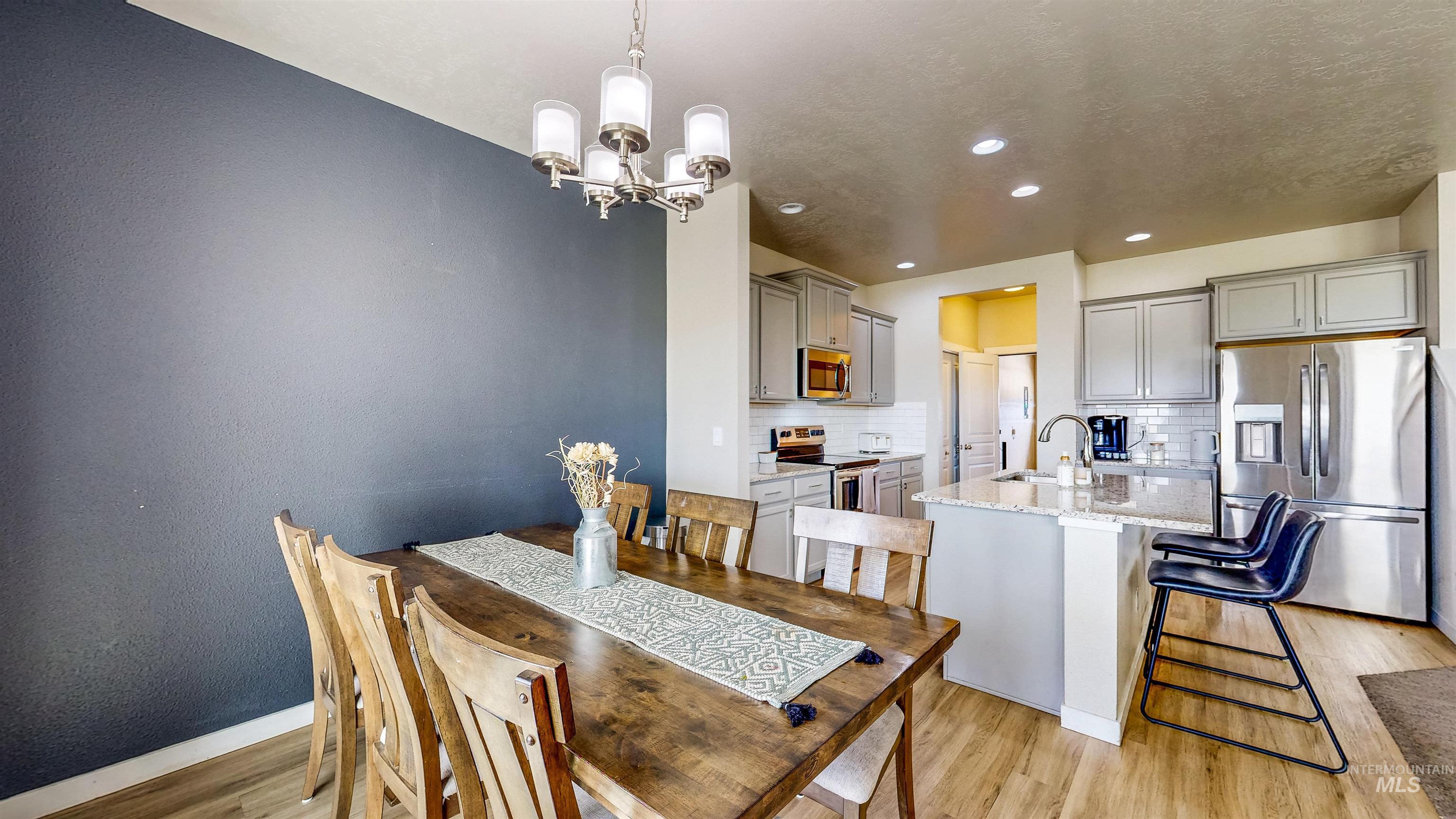 161 S Baraya Way Property Photo 7