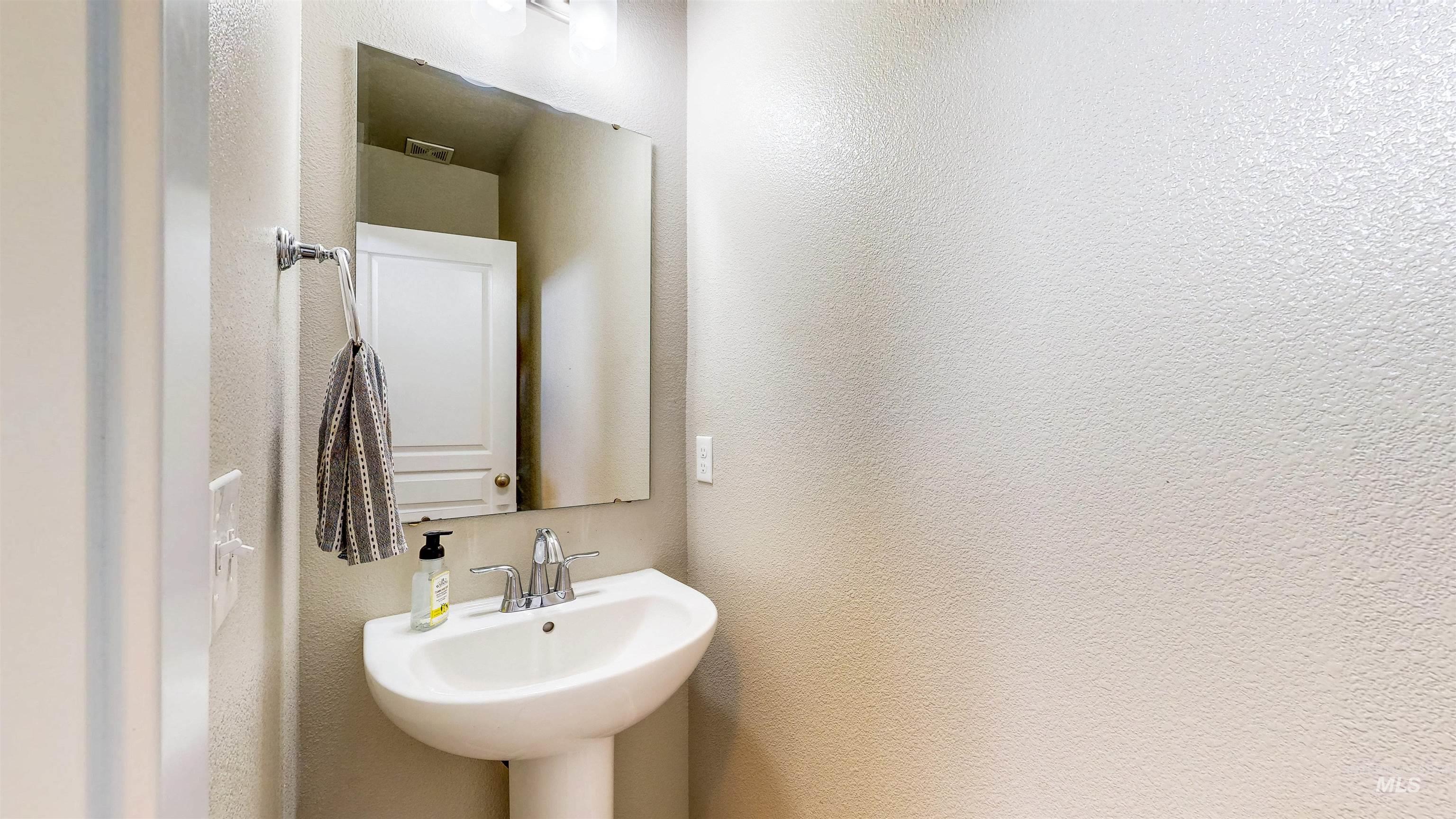 161 S Baraya Way Property Photo 10
