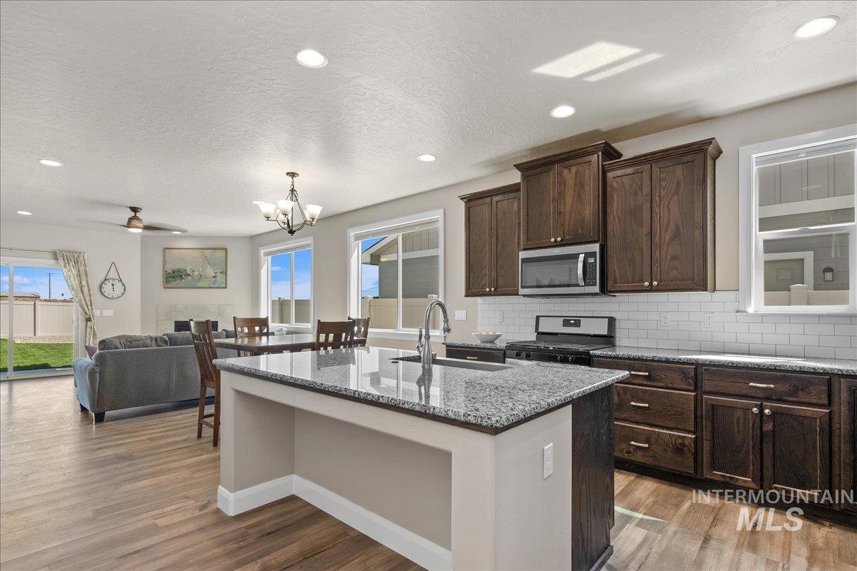 11638 W Quintale Dr. Property Photo 10