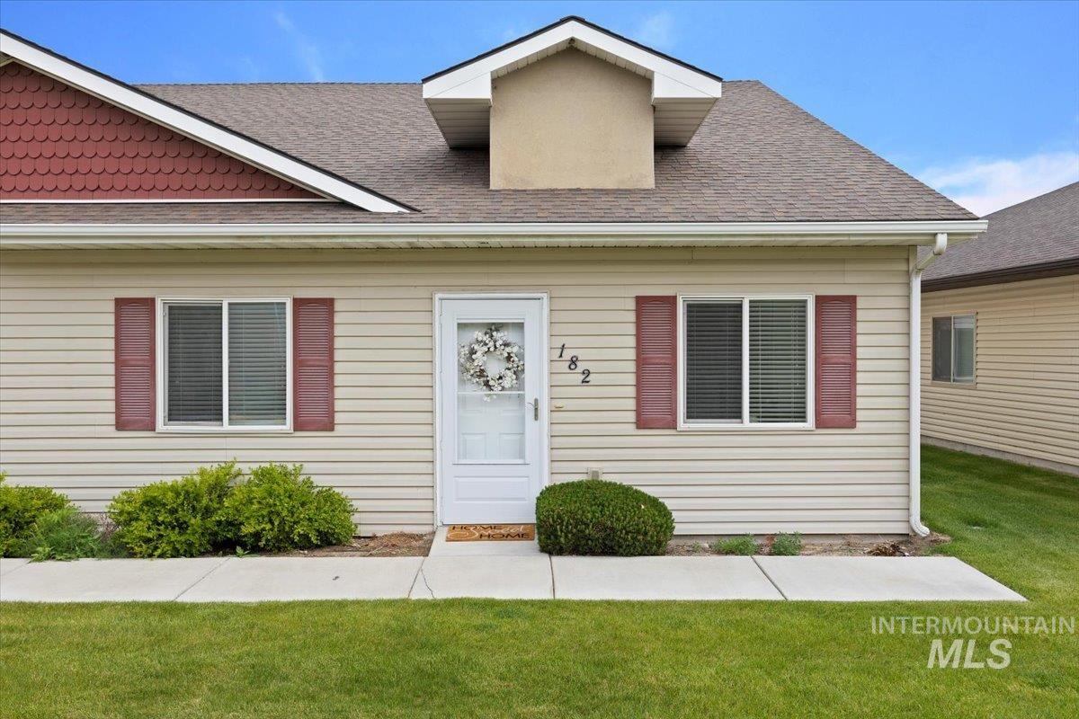 182 New Hampshire Way Property Photo 1