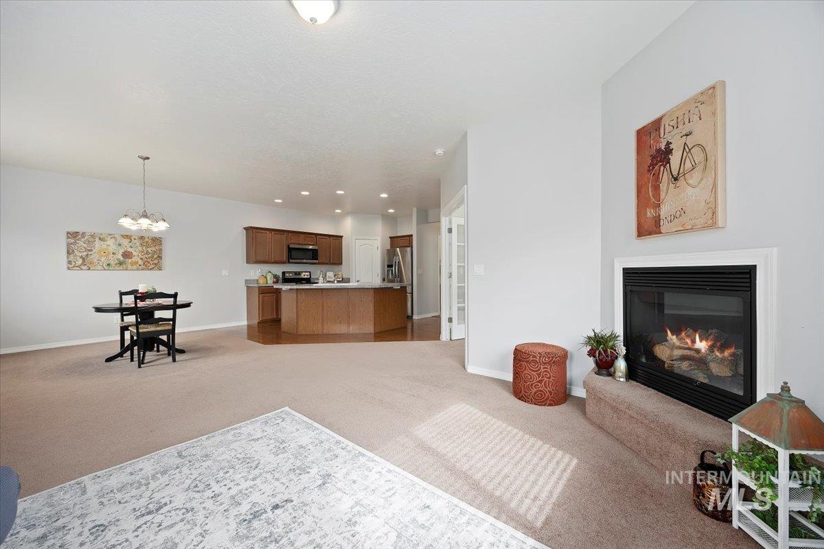 182 New Hampshire Way Property Photo 3