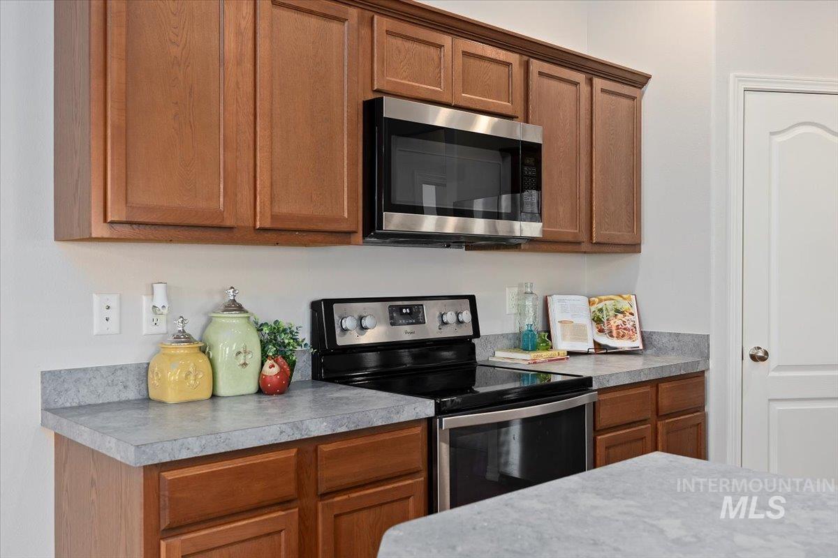 182 New Hampshire Way Property Photo 4
