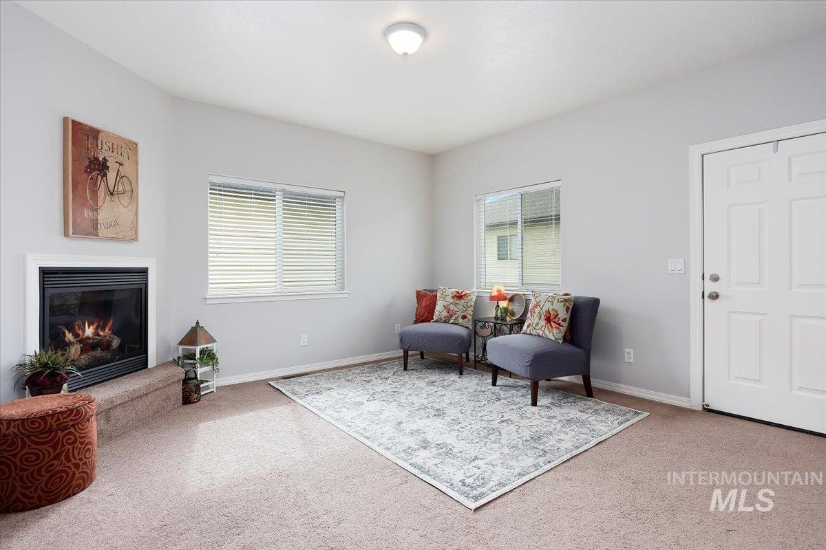 182 New Hampshire Way Property Photo 9