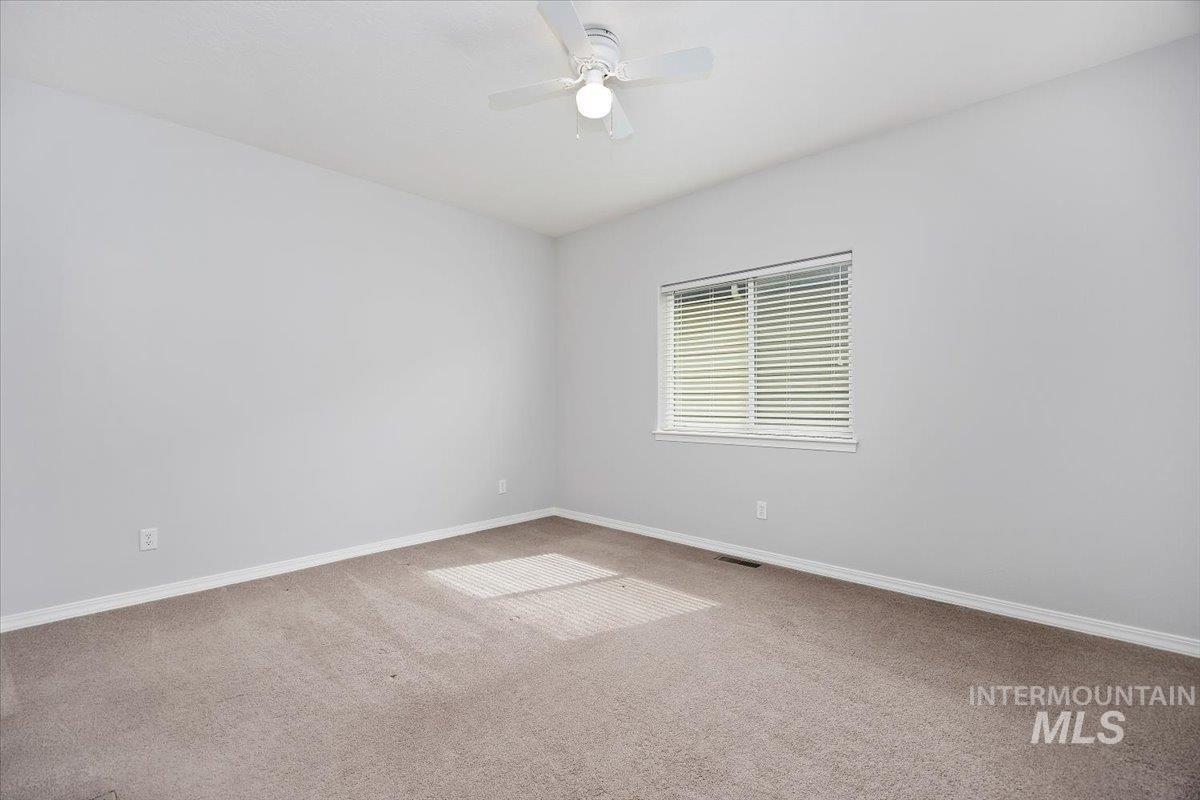 182 New Hampshire Way Property Photo 19