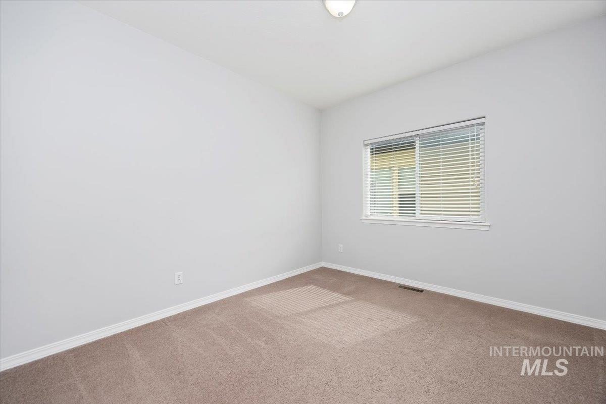 182 New Hampshire Way Property Photo 23