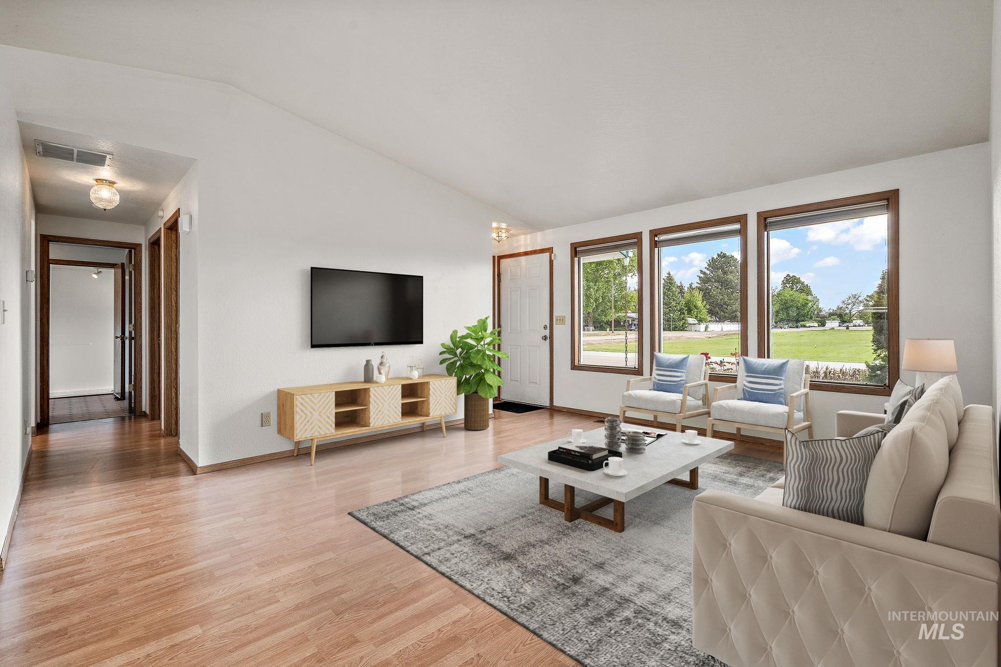 607 S State Property Photo 4