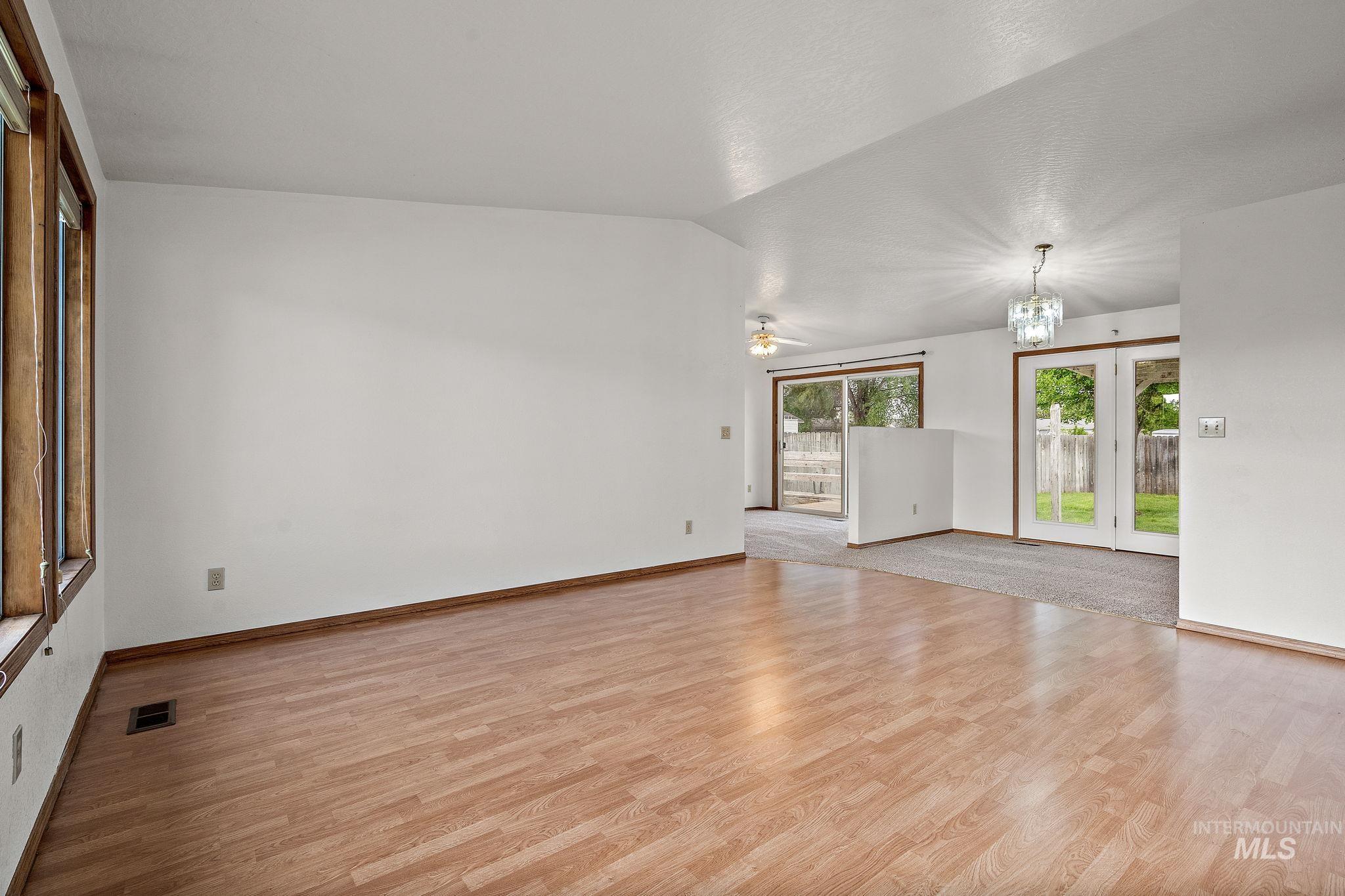 607 S State Property Photo 5