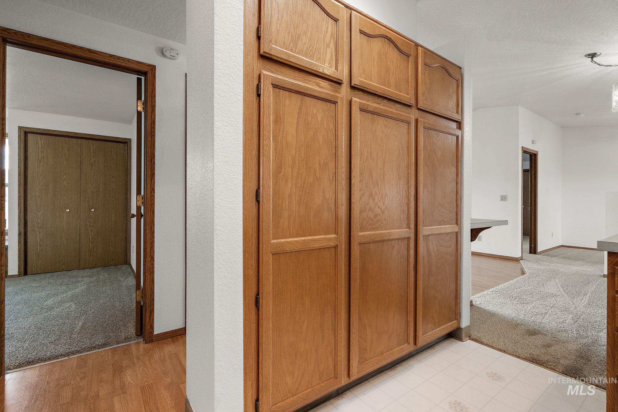 607 S State Property Photo 13