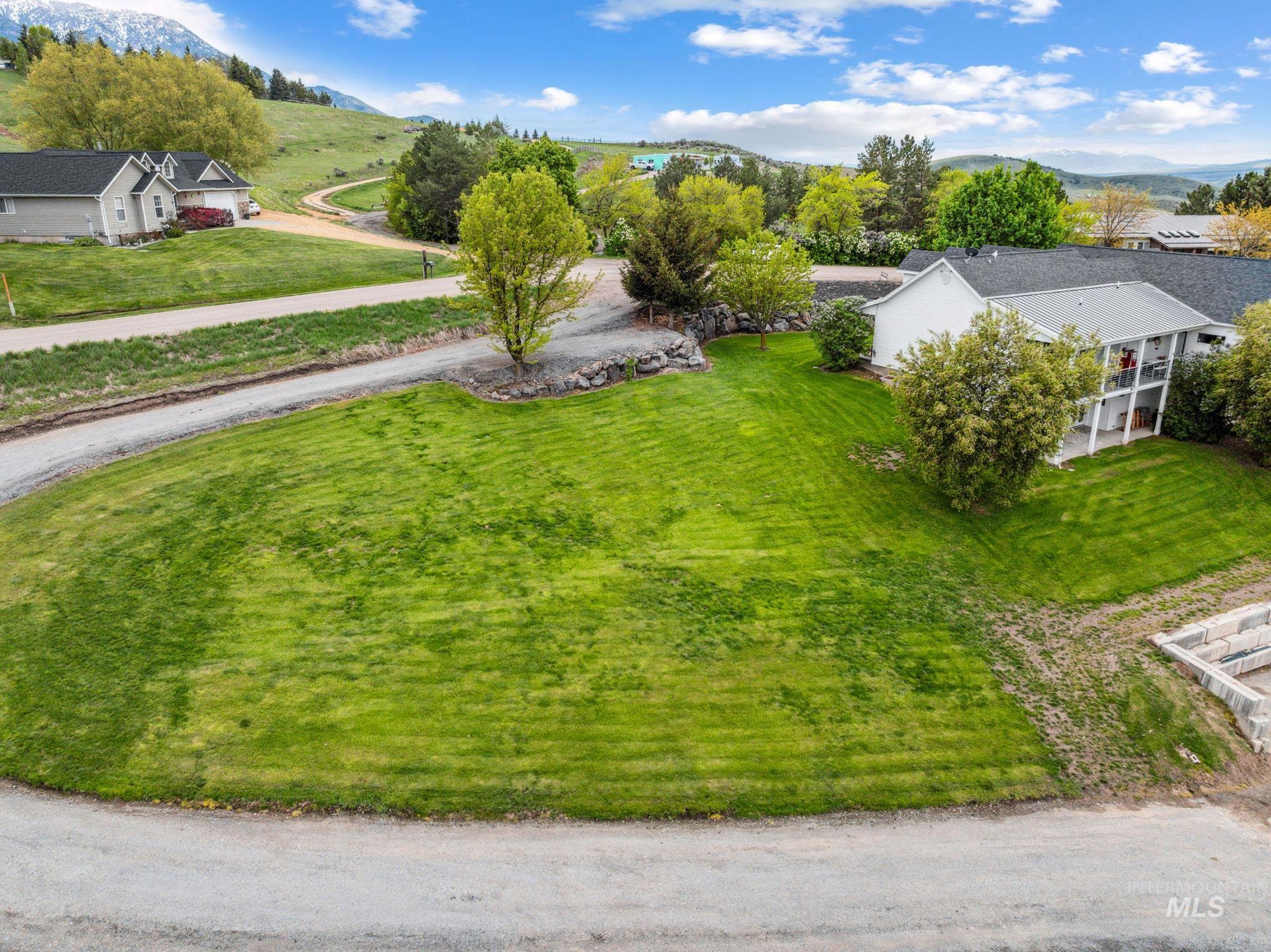 636 E Elaine Property Photo 46