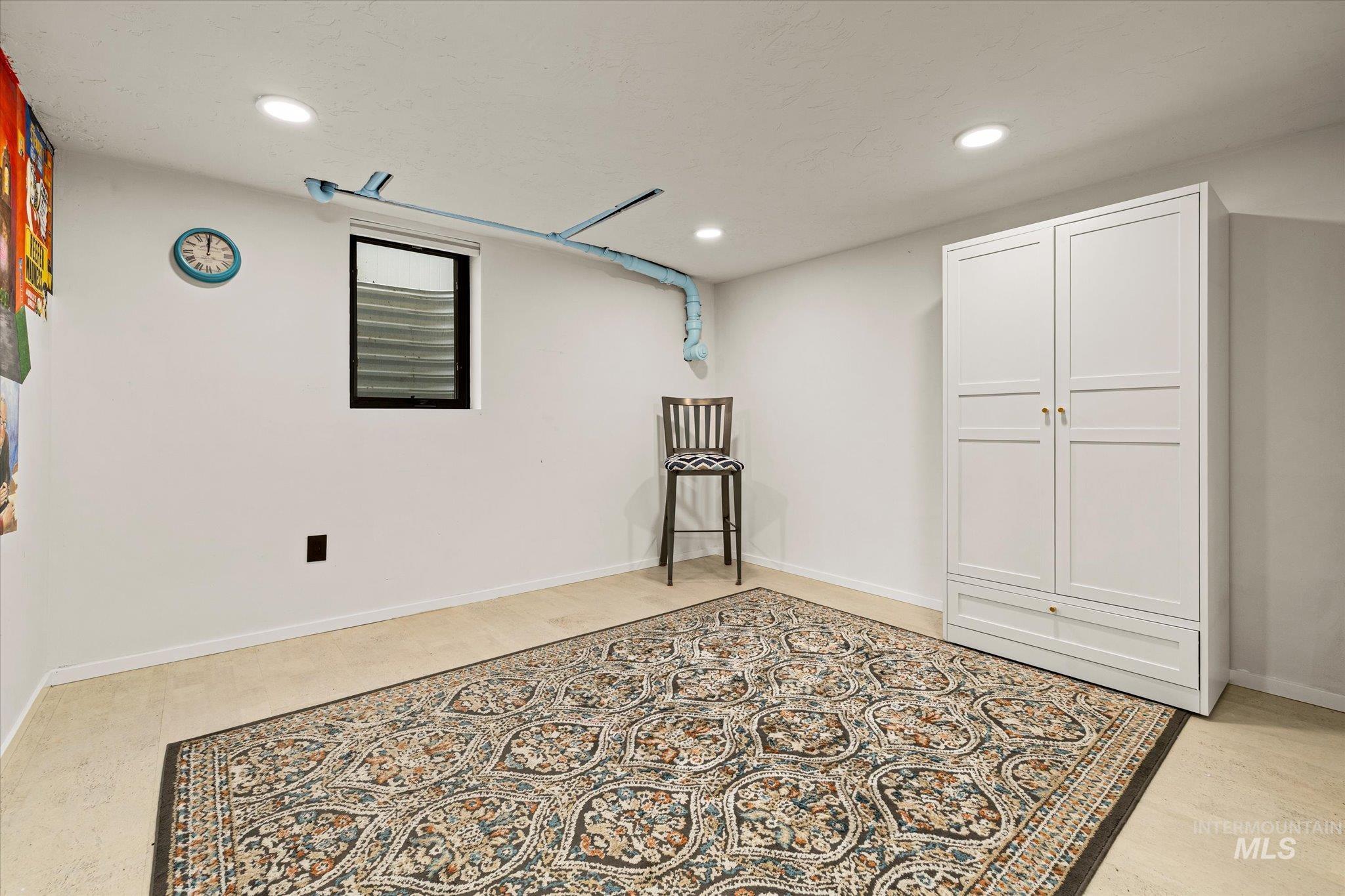 2402 Columbus Property Photo 32