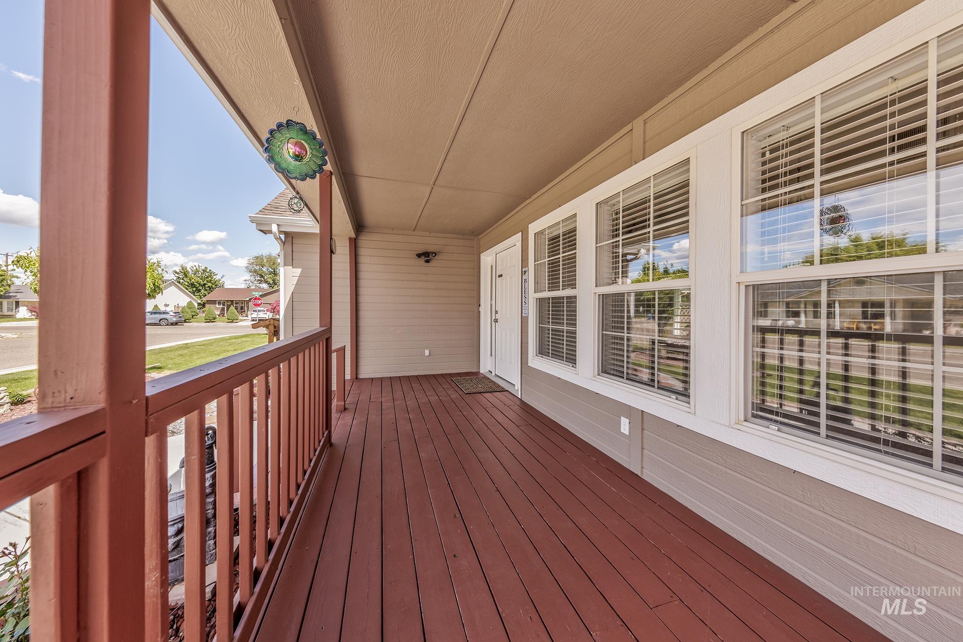 910 Jonathan Street Property Photo 3