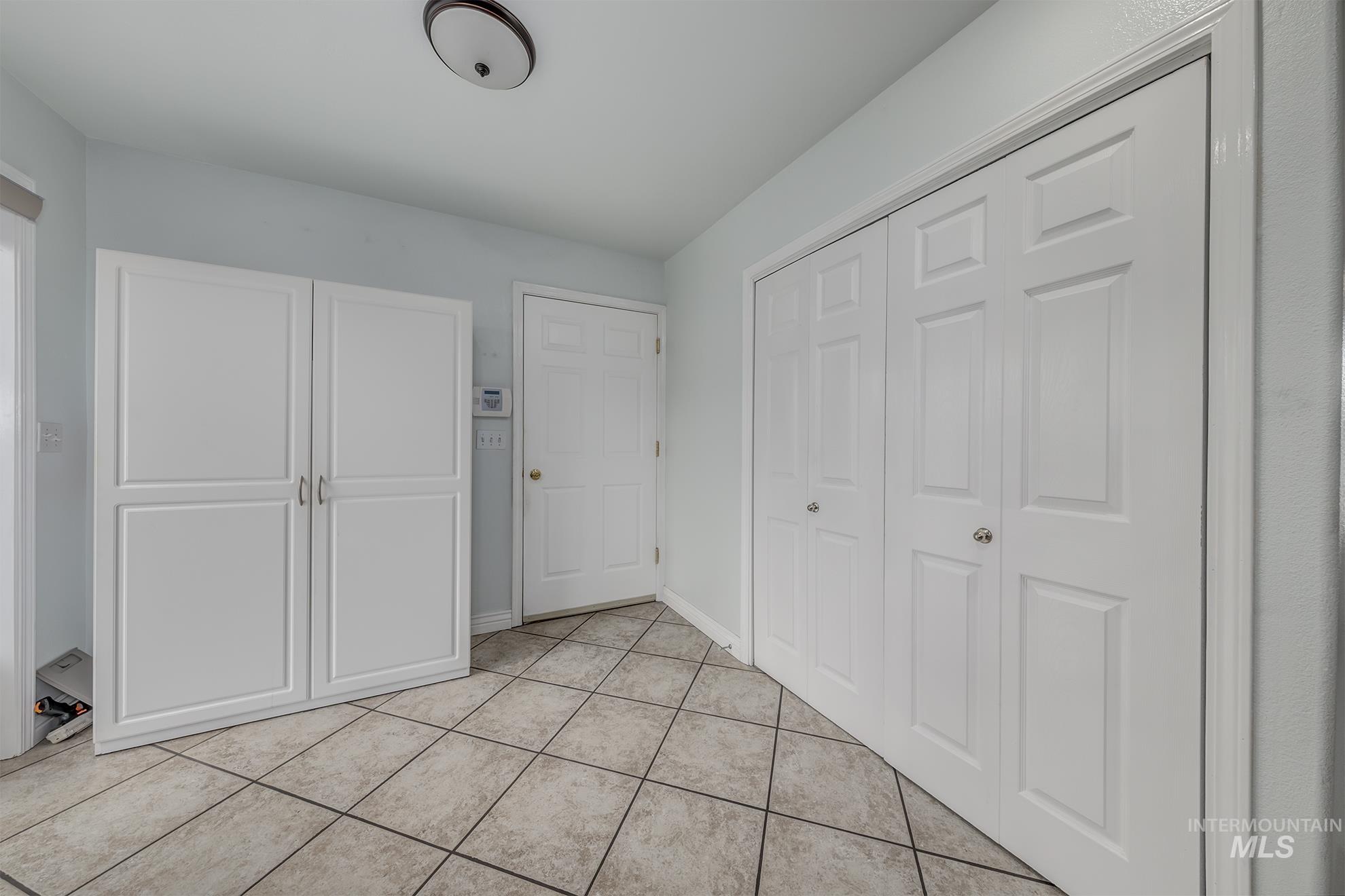 910 Jonathan Street Property Photo 11