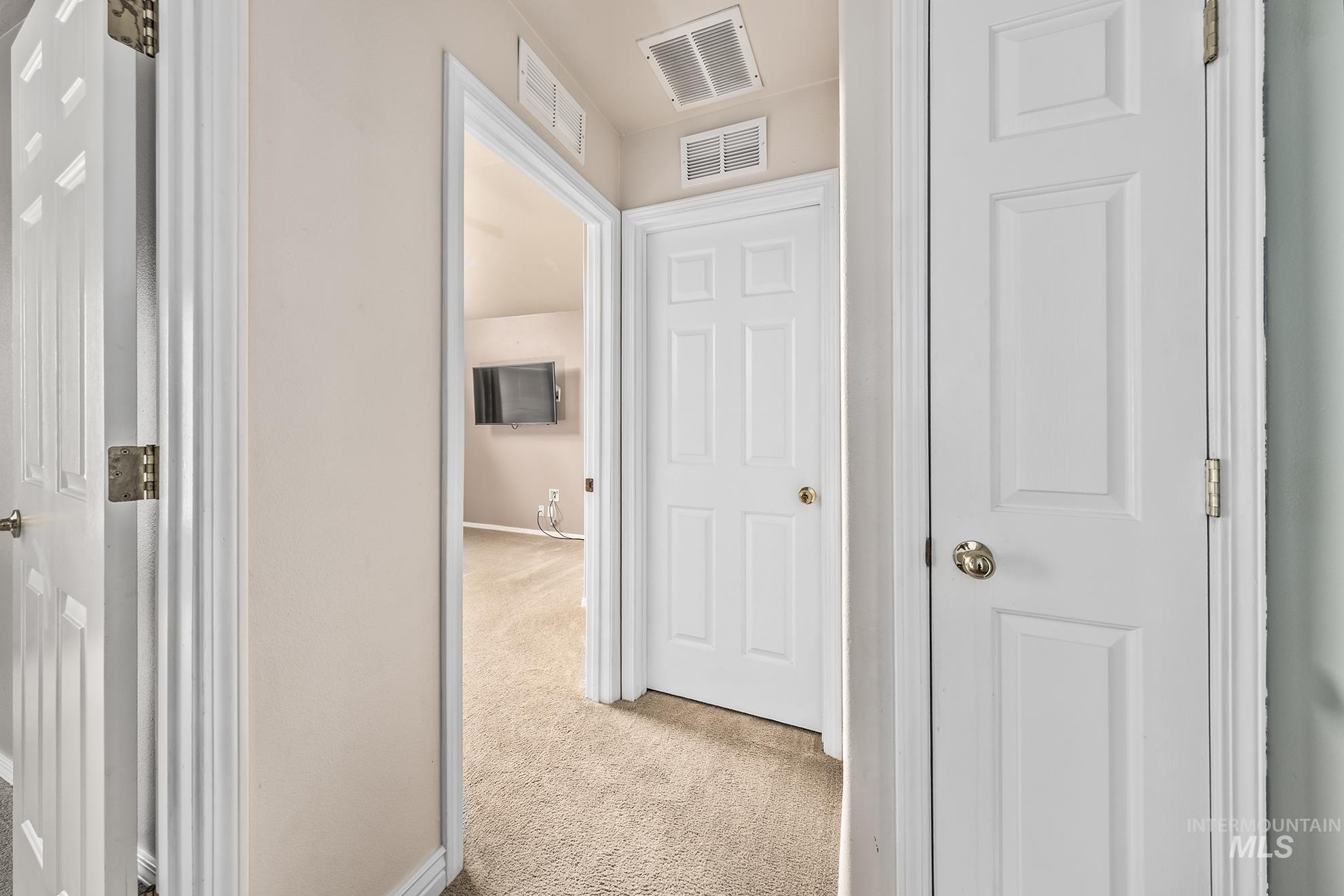 910 Jonathan Street Property Photo 15