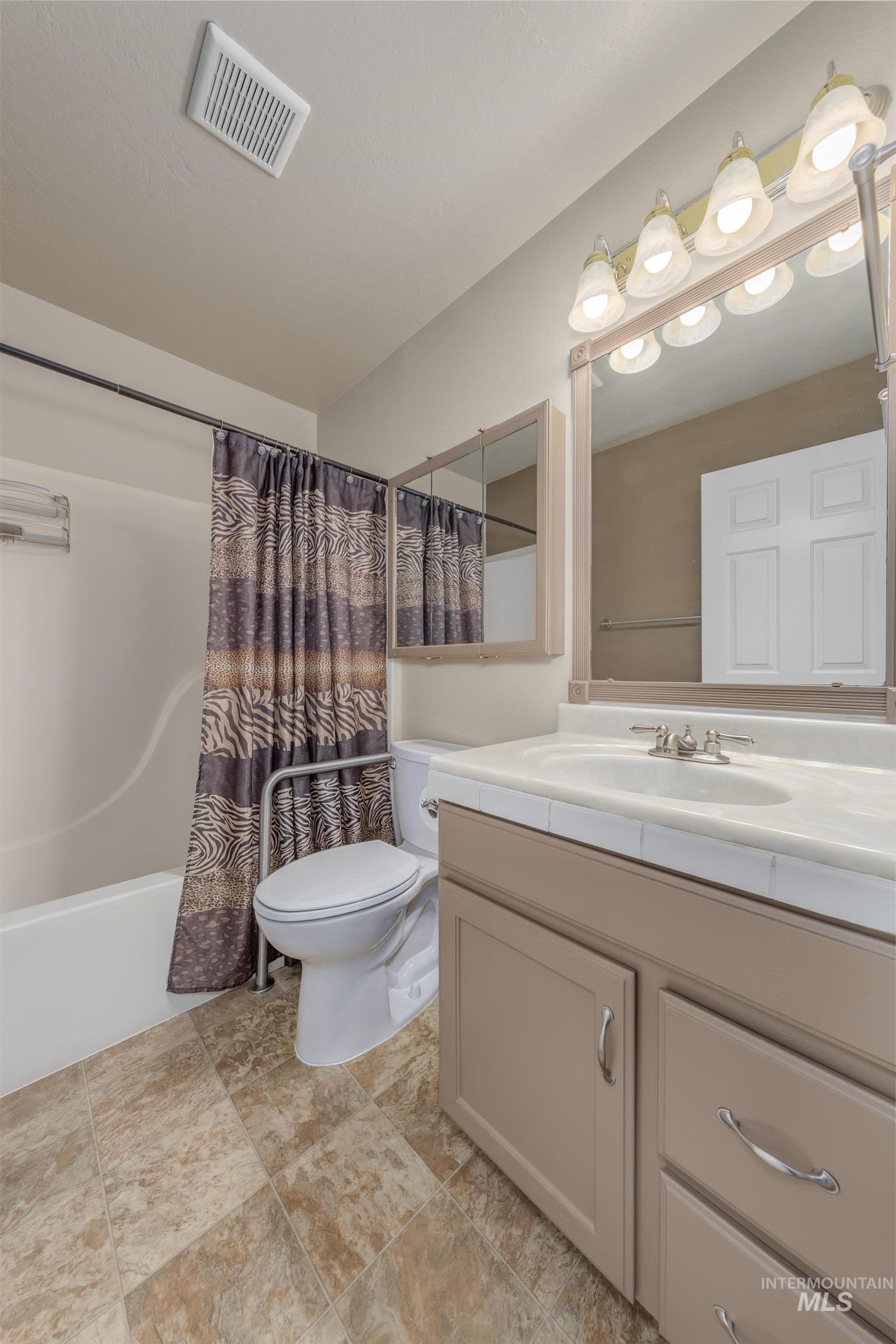 910 Jonathan Street Property Photo 16