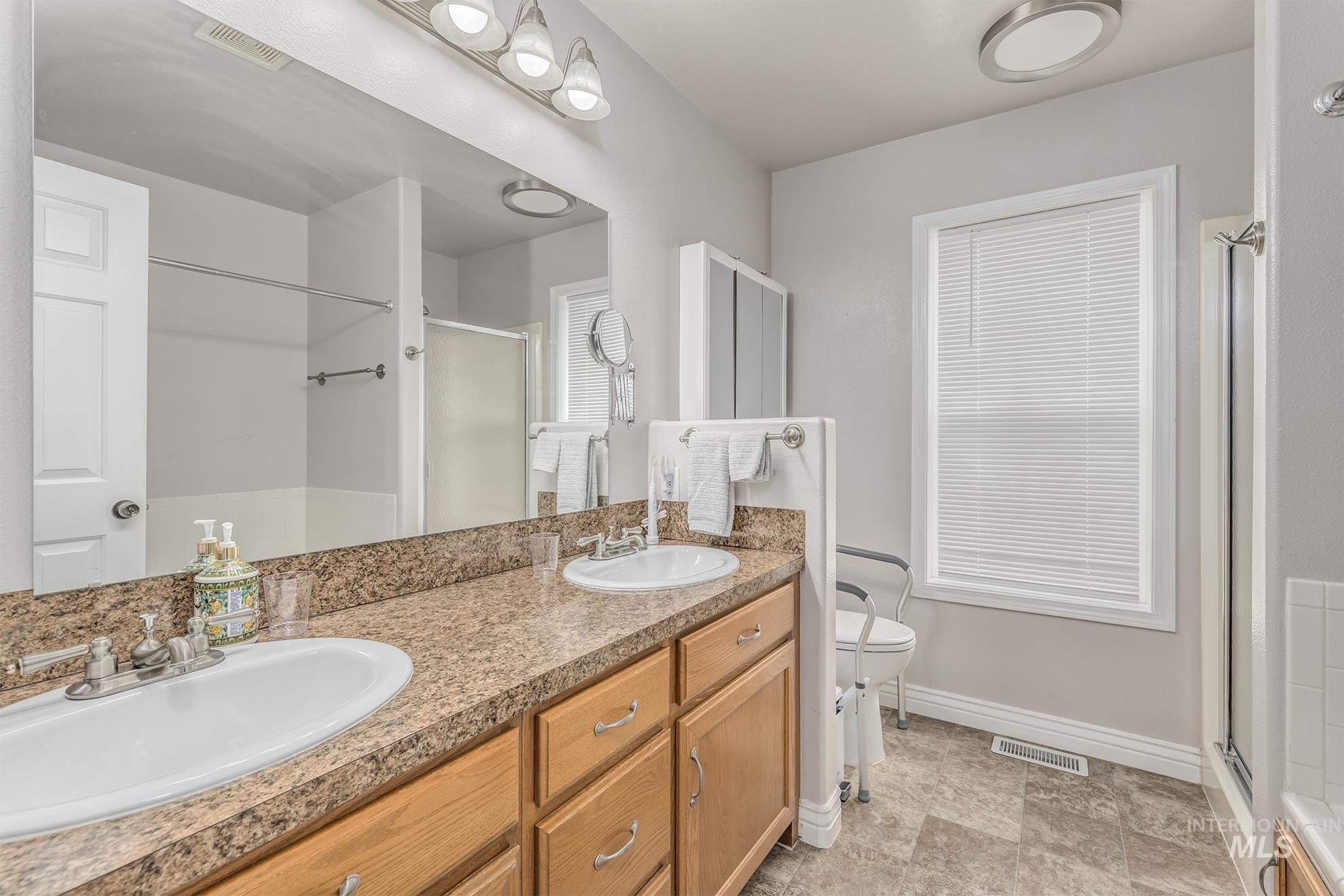 910 Jonathan Street Property Photo 23