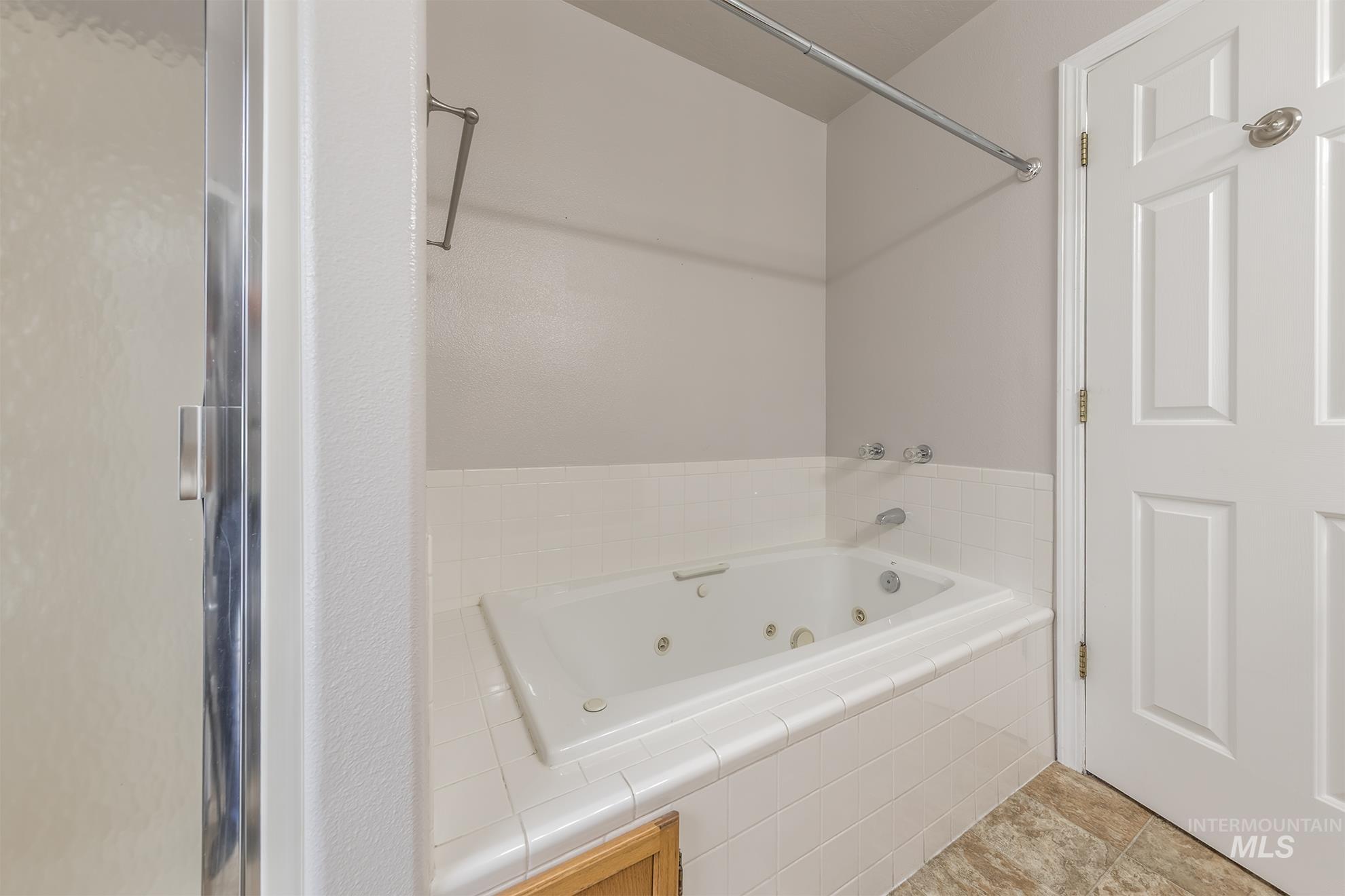 910 Jonathan Street Property Photo 25